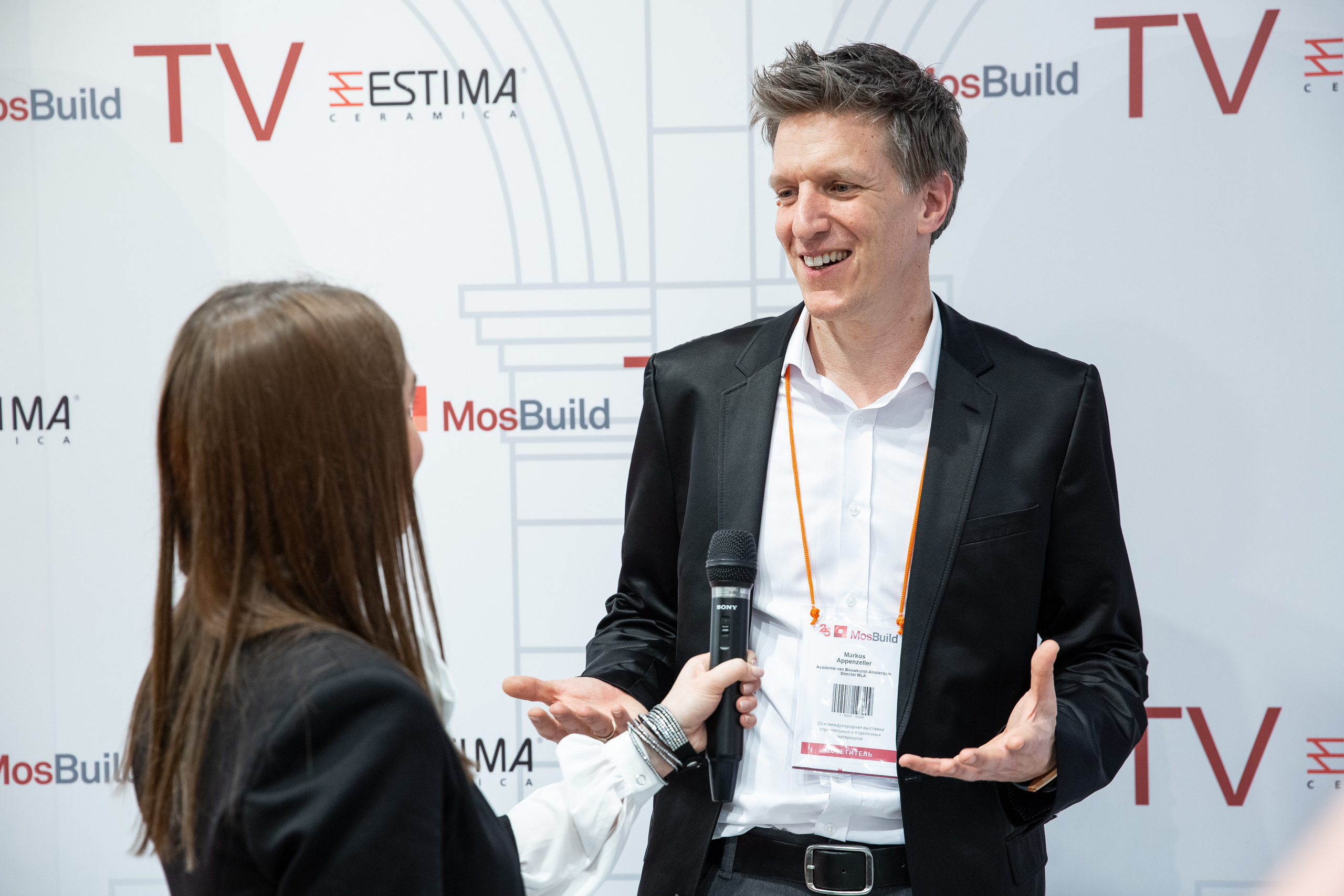 MosBuild. Свадебный репортажный фотограф в Москве