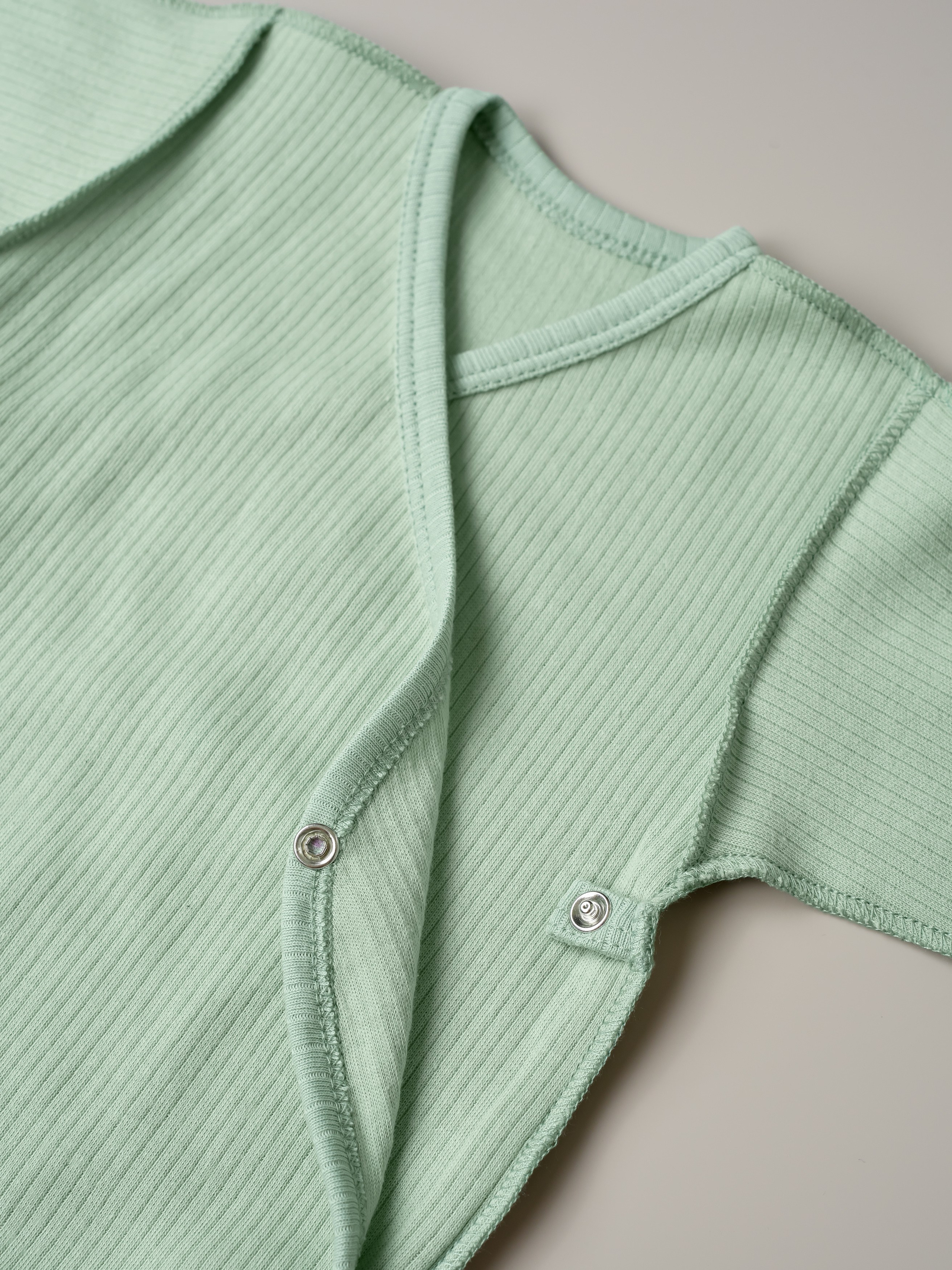 Одежда для детей. Предметный фотограф, инфографика и видео в Санкт-Петербурге