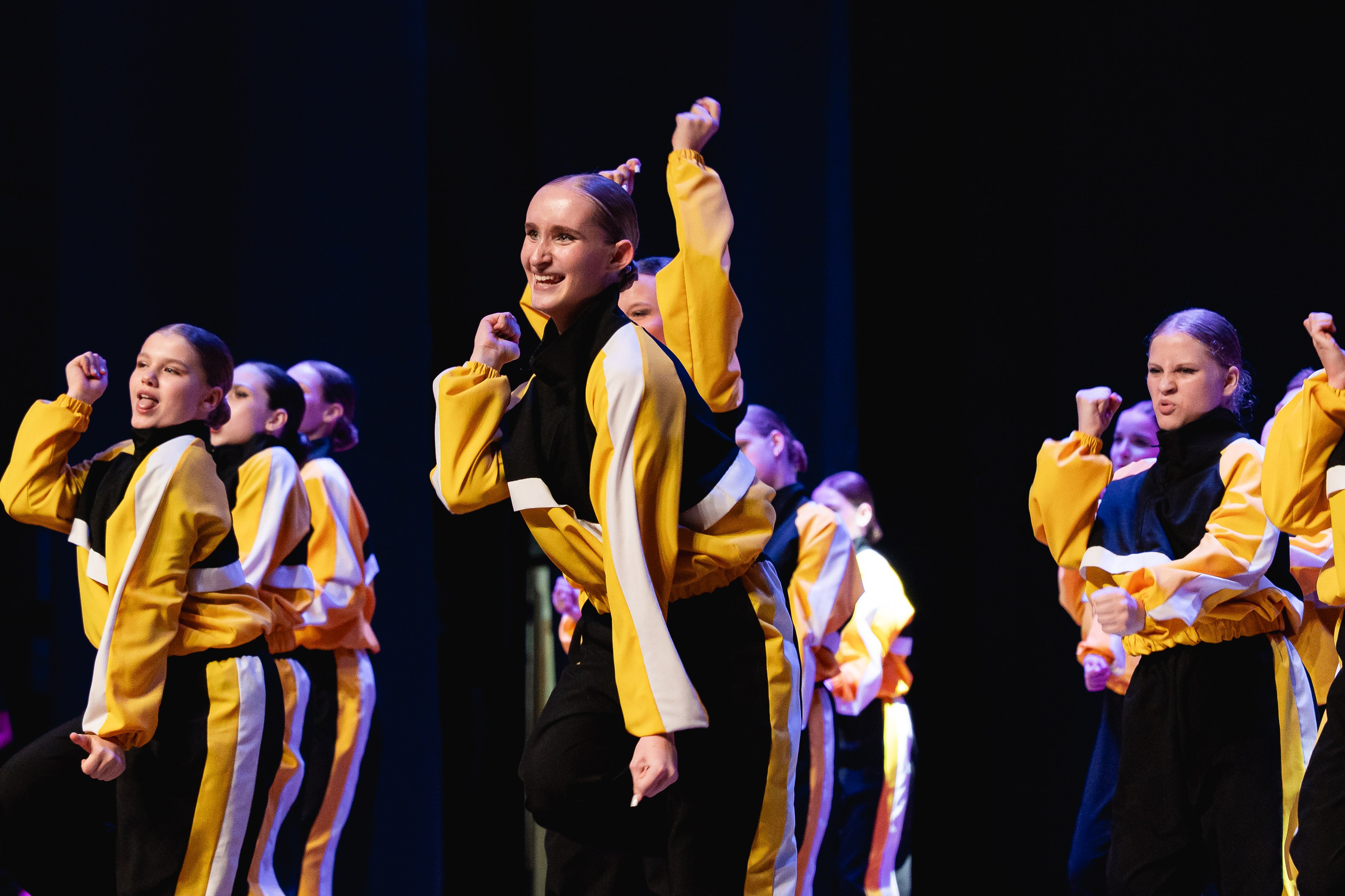 Отчётный концерт танцевально-спортивного клуба «PULSE». Портретный и репортажный фотограф в Воронеже: Анастасия Пузикова