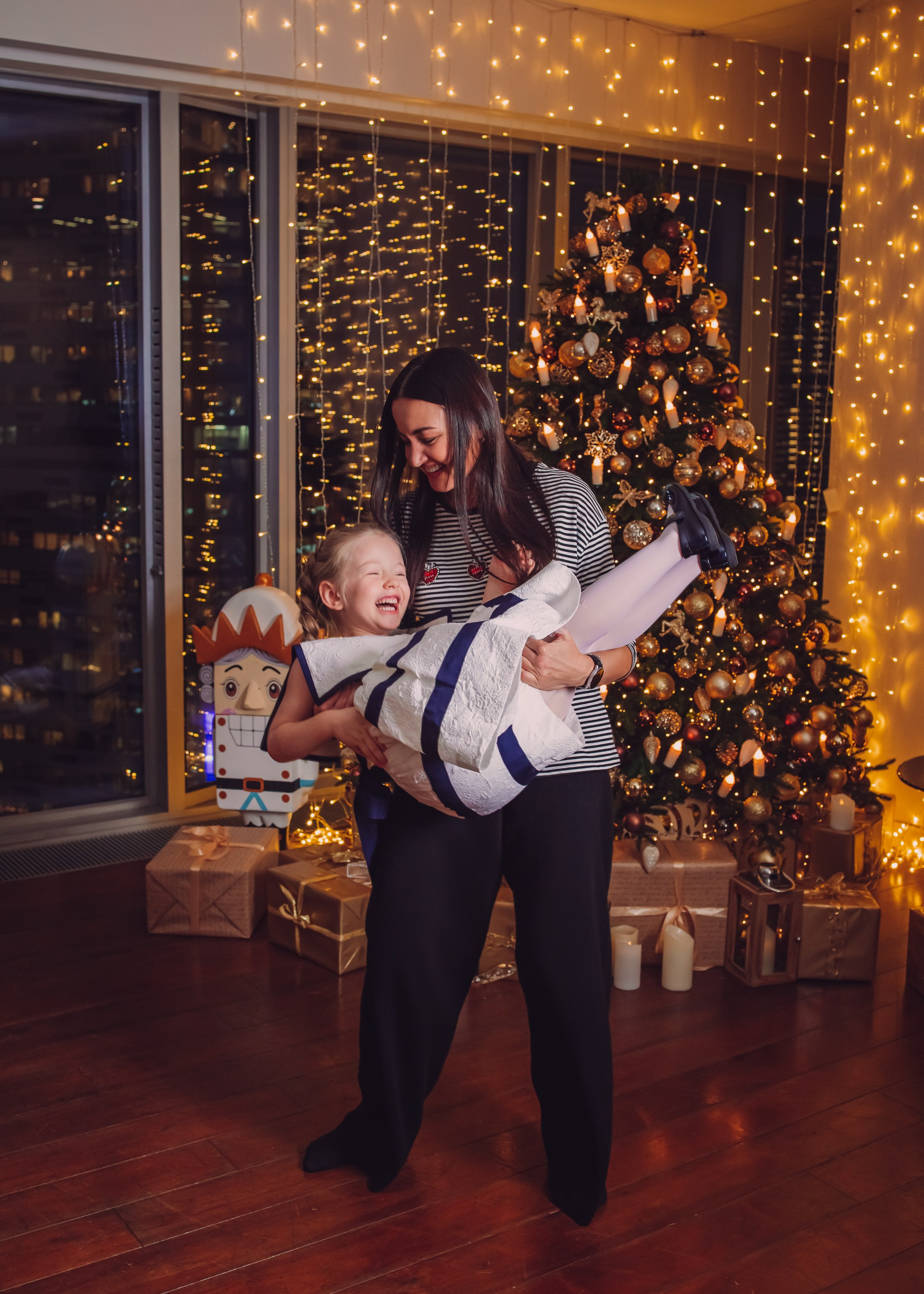 Новогодняя съемка в студии Алеси Марии. Агенство фотографов под любой запрос. Москва