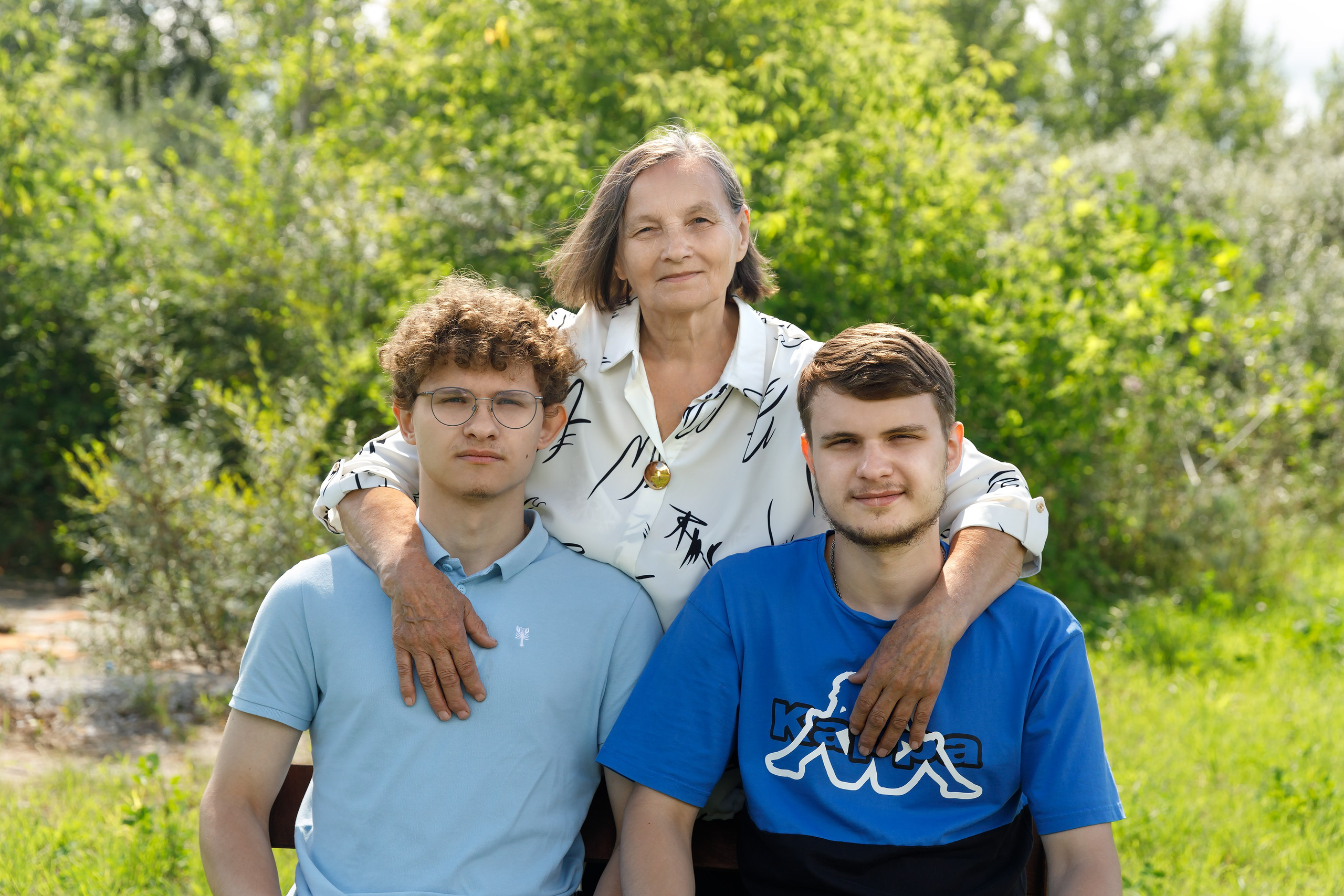 Семейная фотосессия в парке. Фотограф Анна Телекаева, выпускные альбомы, семейные и репортажные съемки в Омске