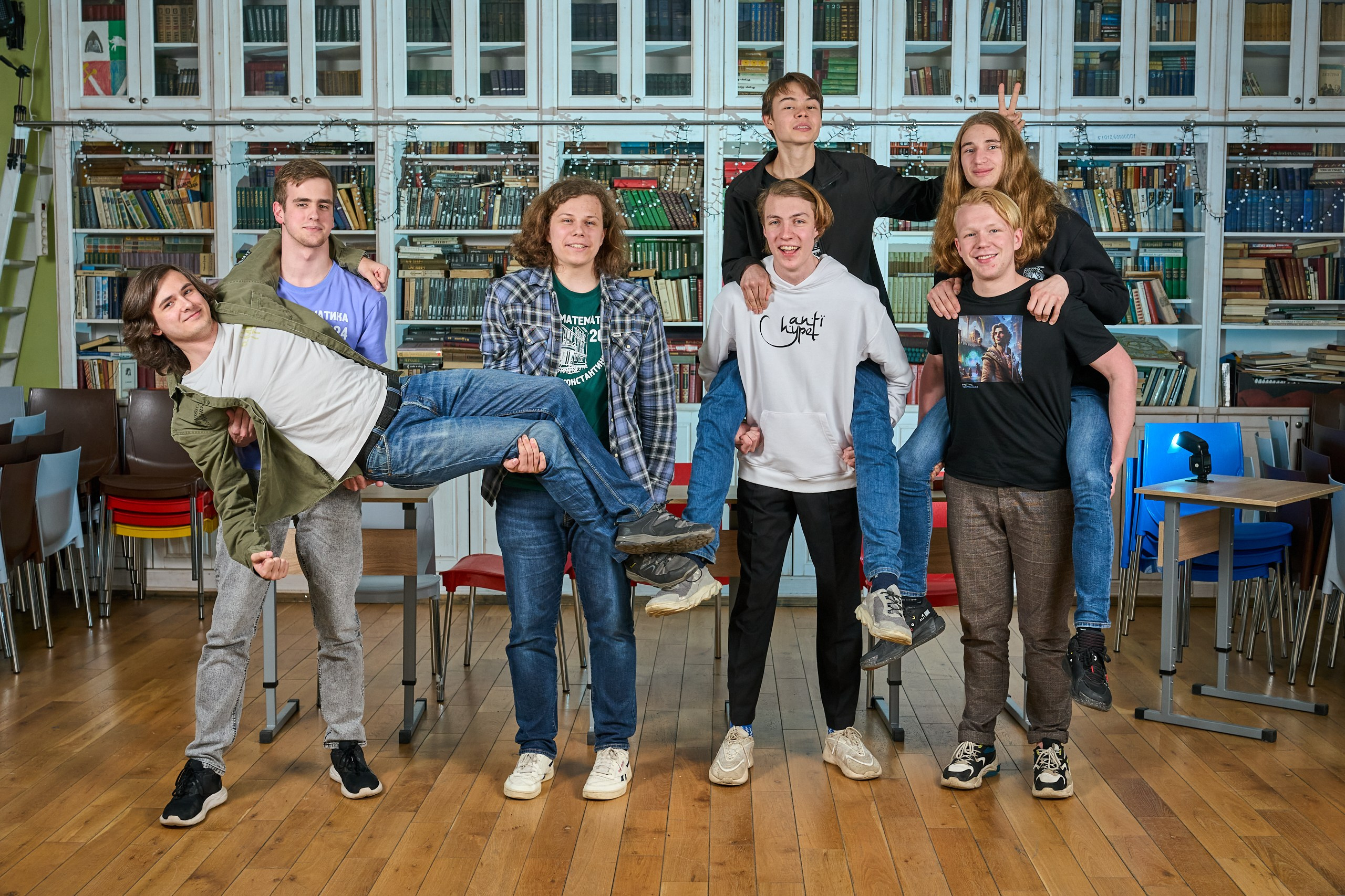 Фотограф выпускных альбомов школ. Контент-фотограф в Москве Тима Забабурин