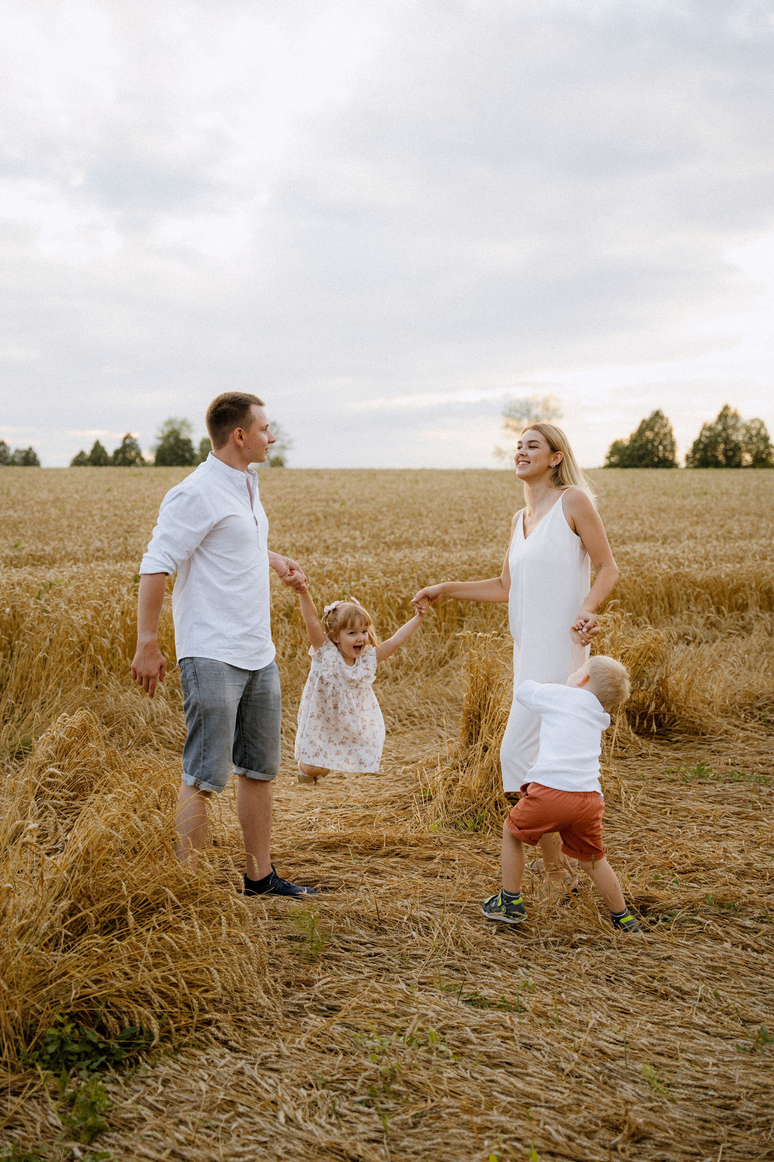 Аня с семьёй 14.08.2023. Свадебный и семейный фотограф Кристина Лисина в Арзамасе