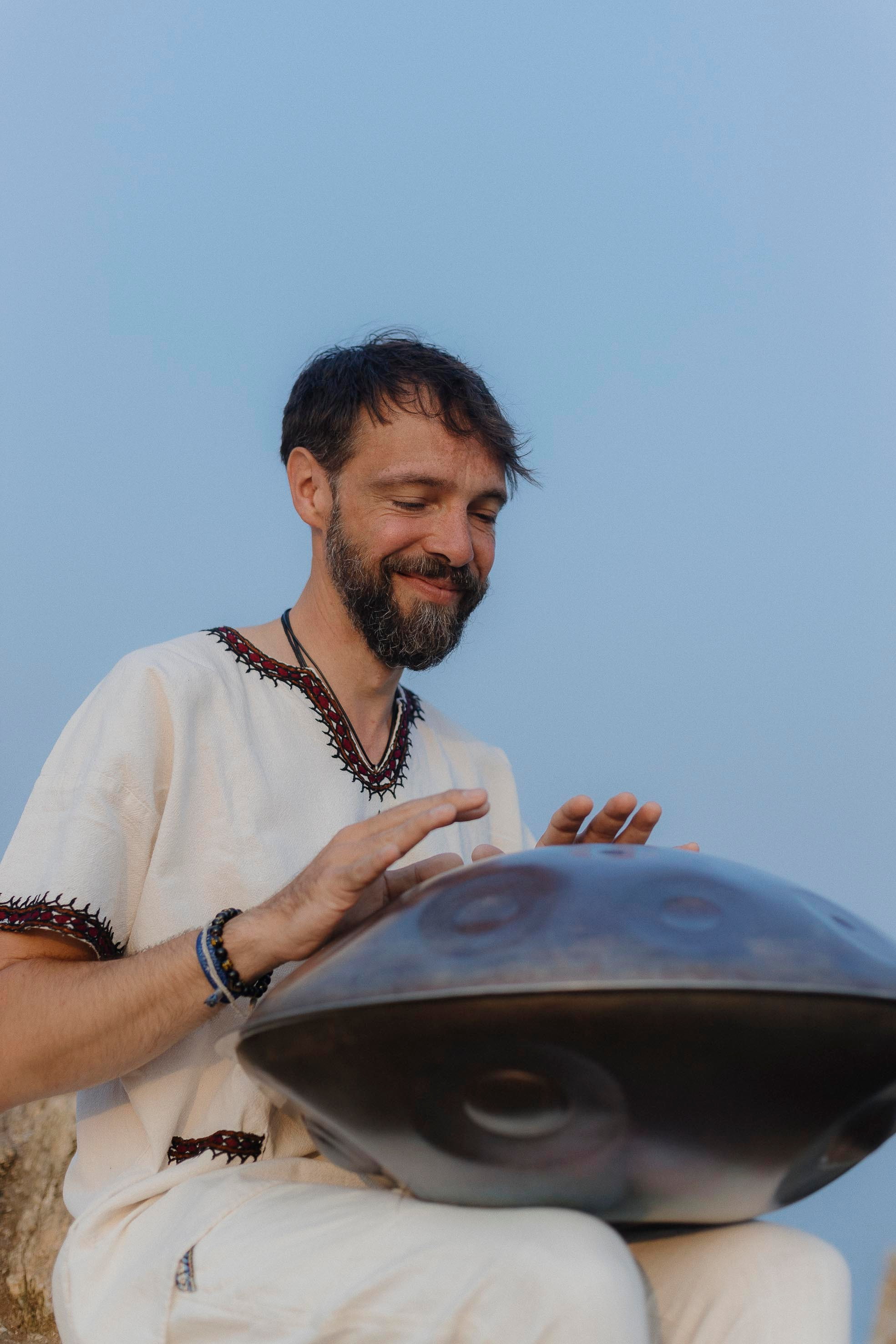 Контентная съемка для саундхиллера, Хужир. Фотограф Ольхон/ Индия, Регина