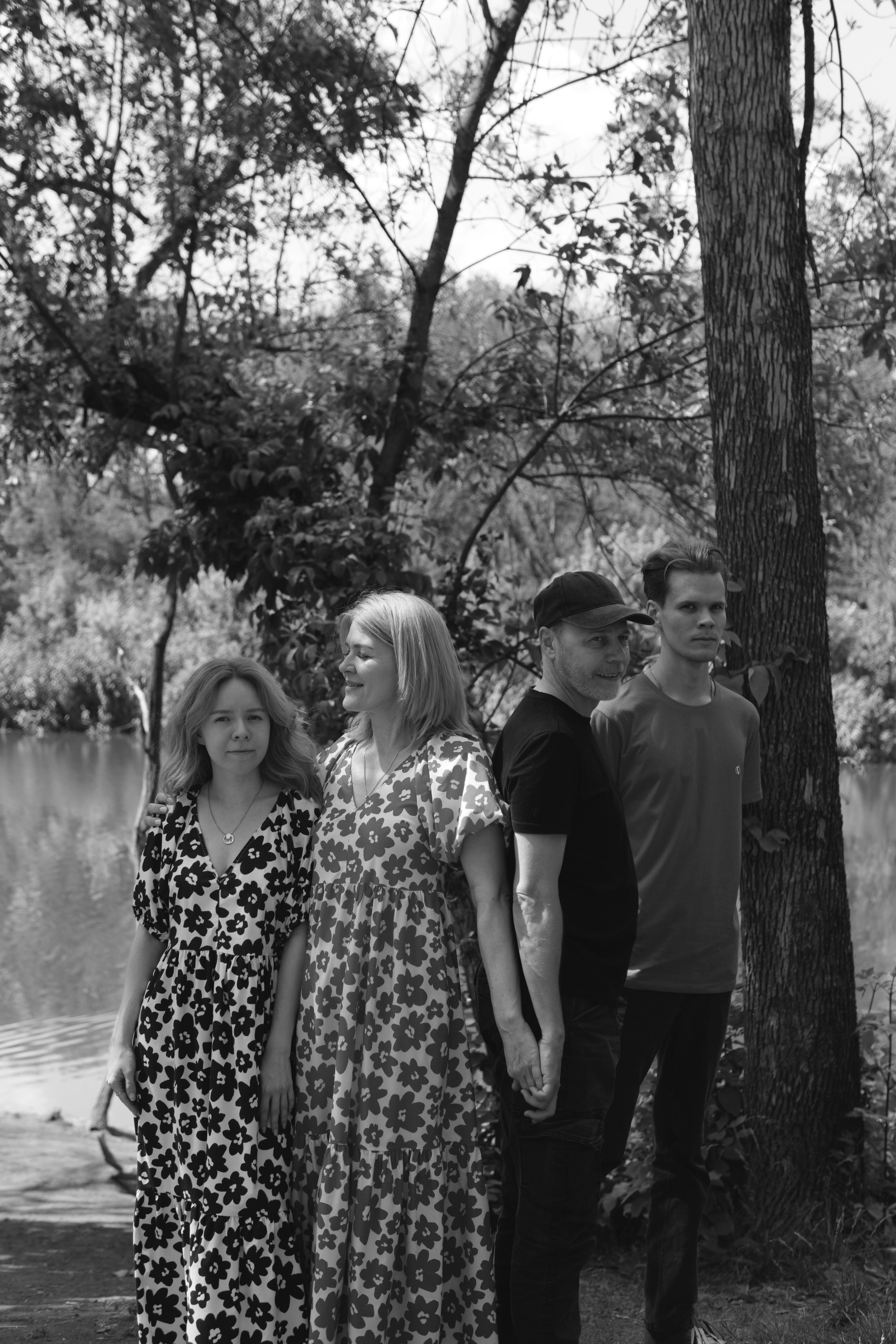 Семейная фотосессия у пруда. Фотограф в Ростове-на-Дону Марина Мальцева