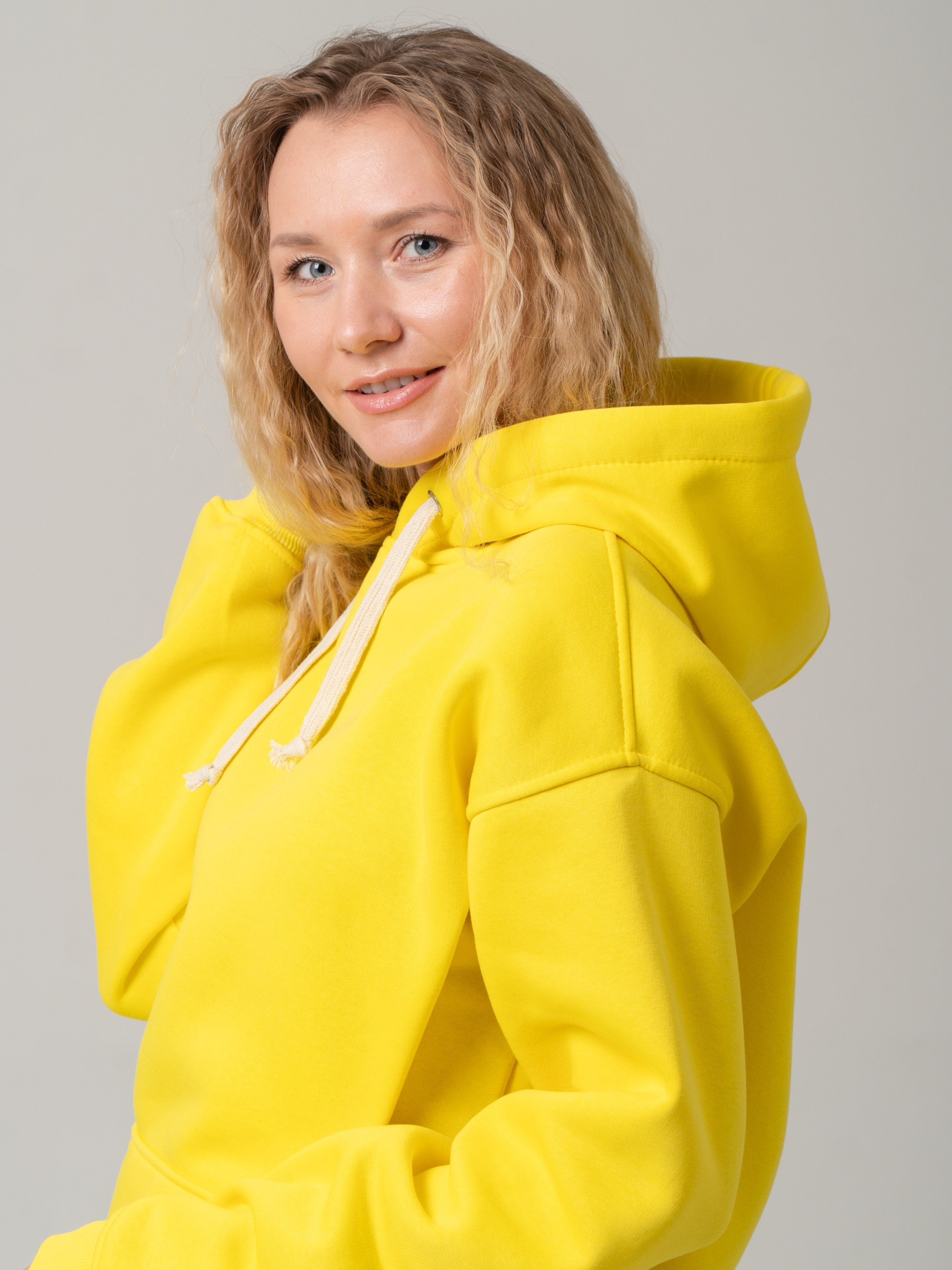 Модельная съемка. Фото для Маркетплейсов