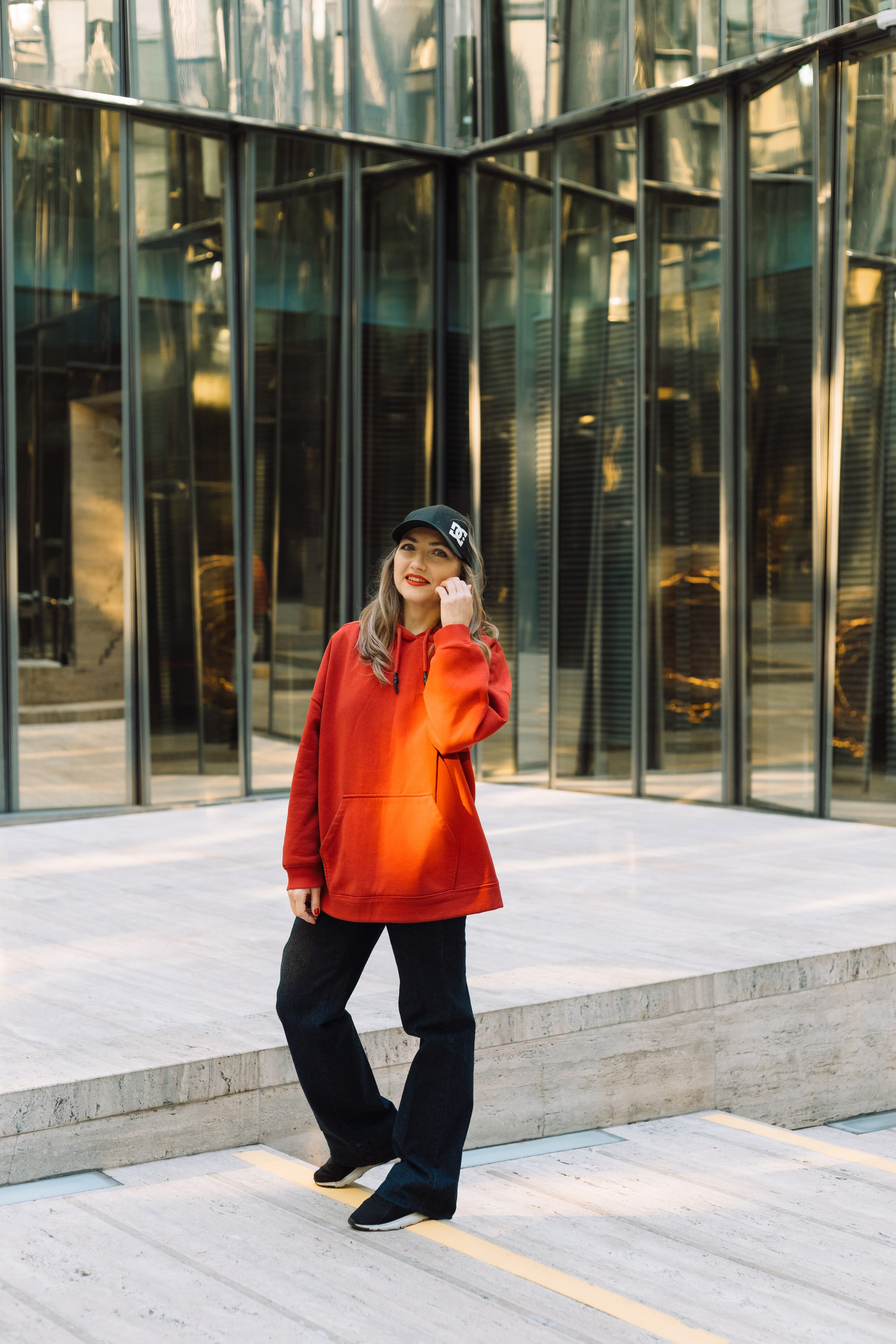 Наташа в Зазеркалье. Зеркальный дворик. Портфолио