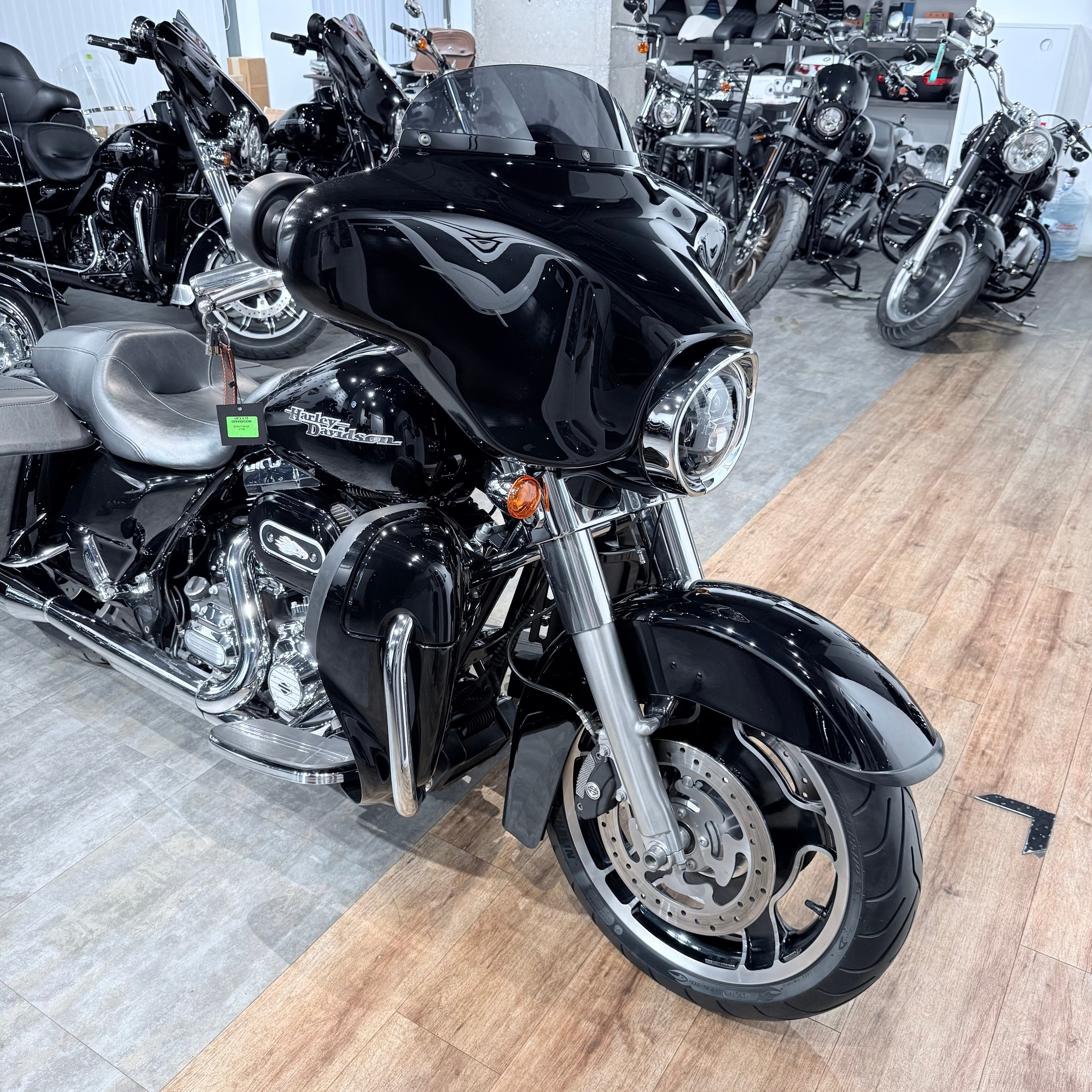 2012 Street Glide 103 АВS Vivid Вlаck. Hello Davidson, Москва. Только хорошие мотоциклы…