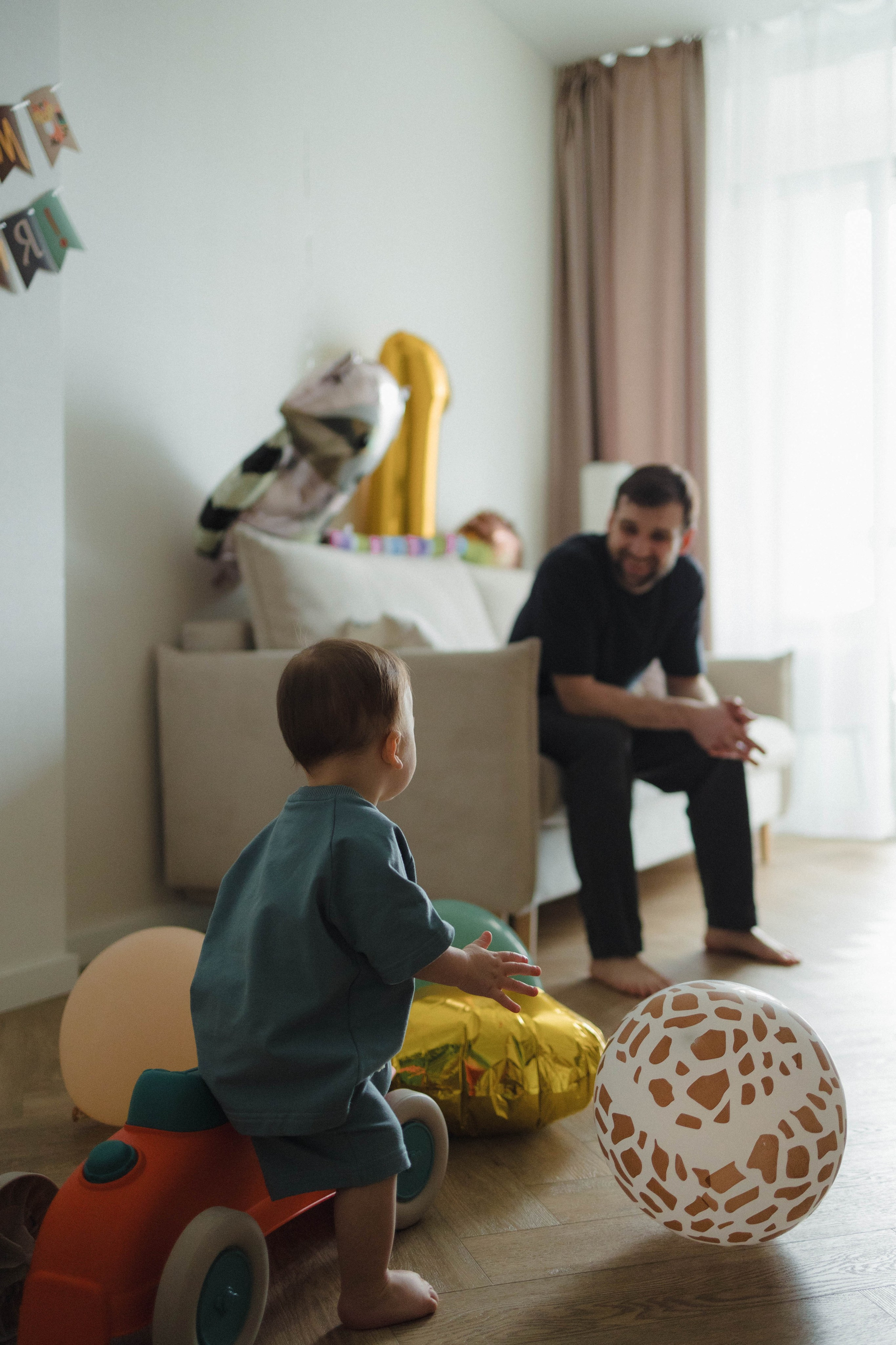 Мне 1 годик. Фотография о важном