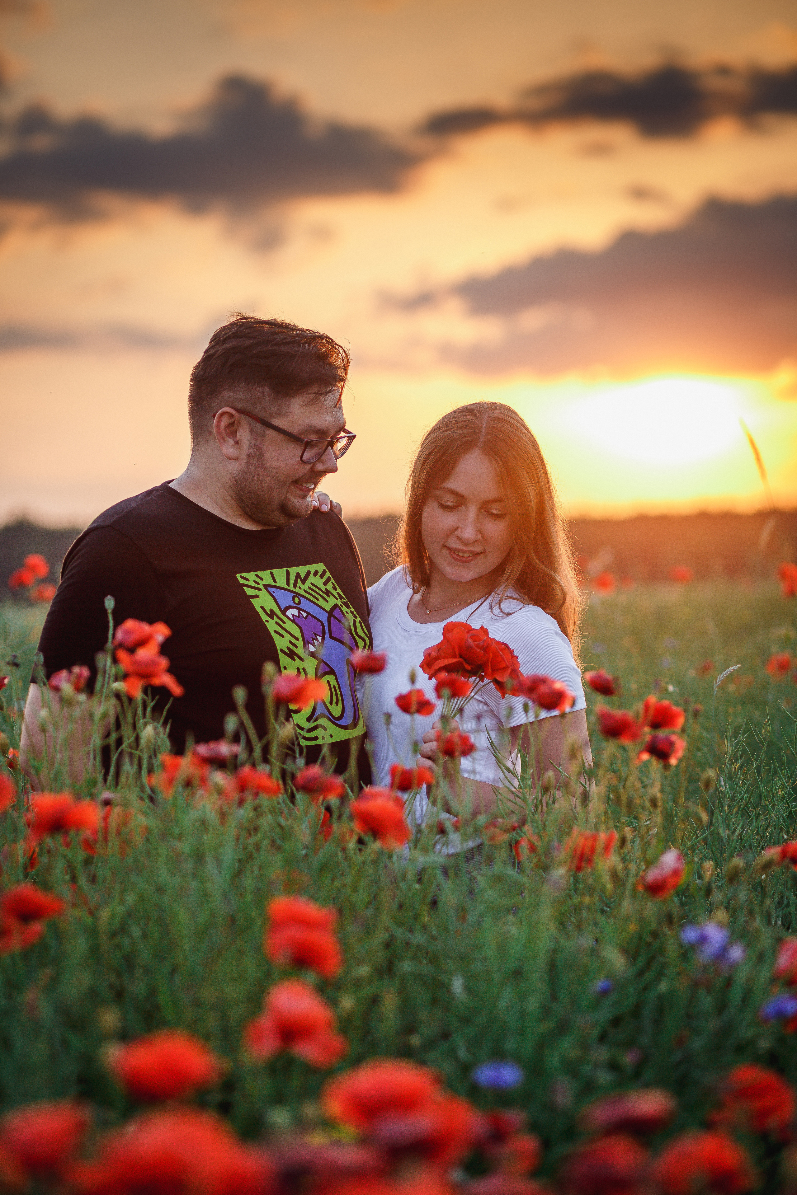 Фотосессия Love story В маковом поле