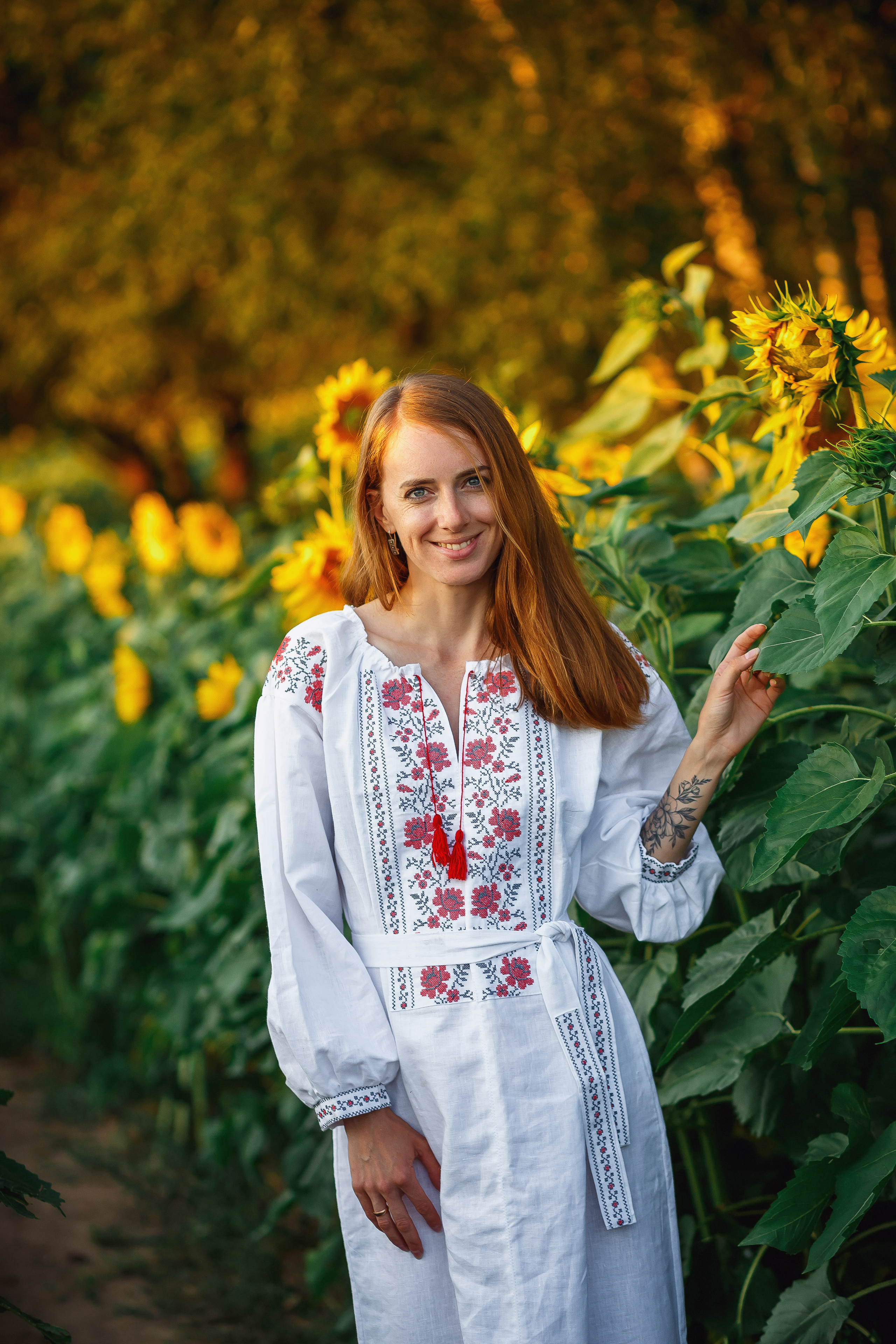 Портрет девушки в подсолнухах