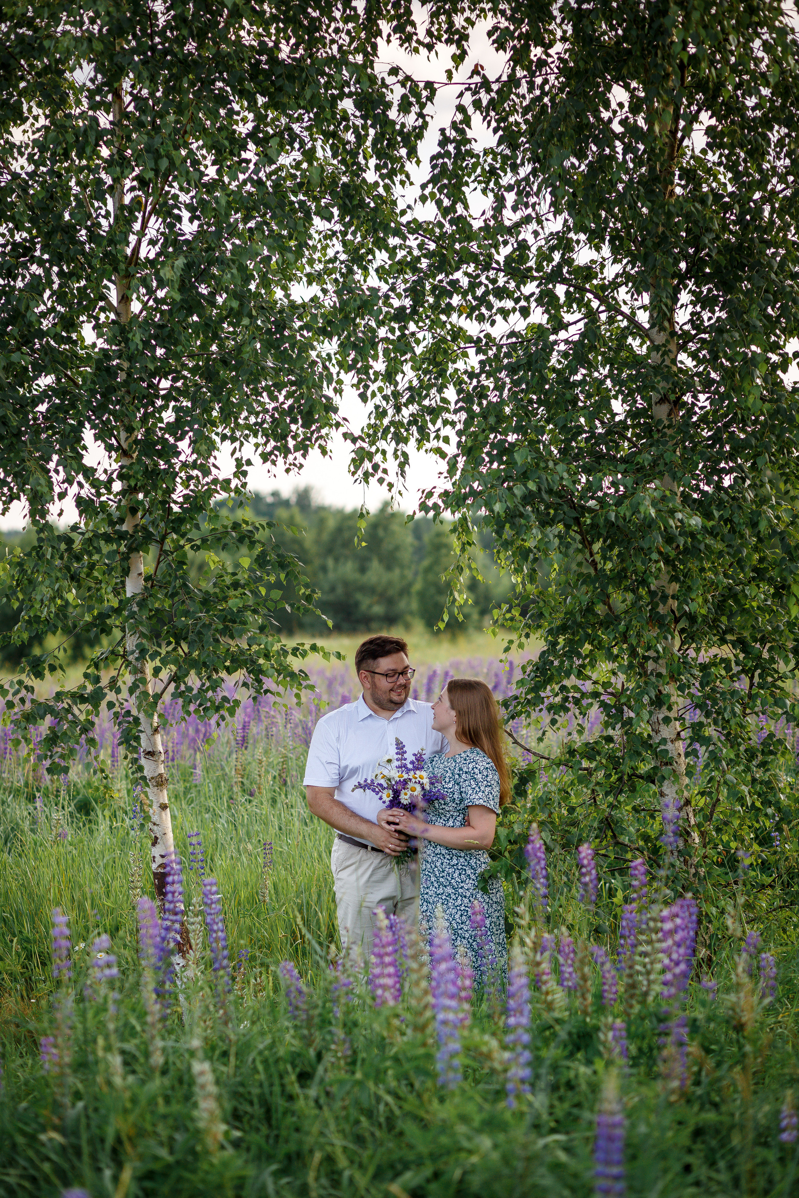 Фотосессия Love story В поле люпина