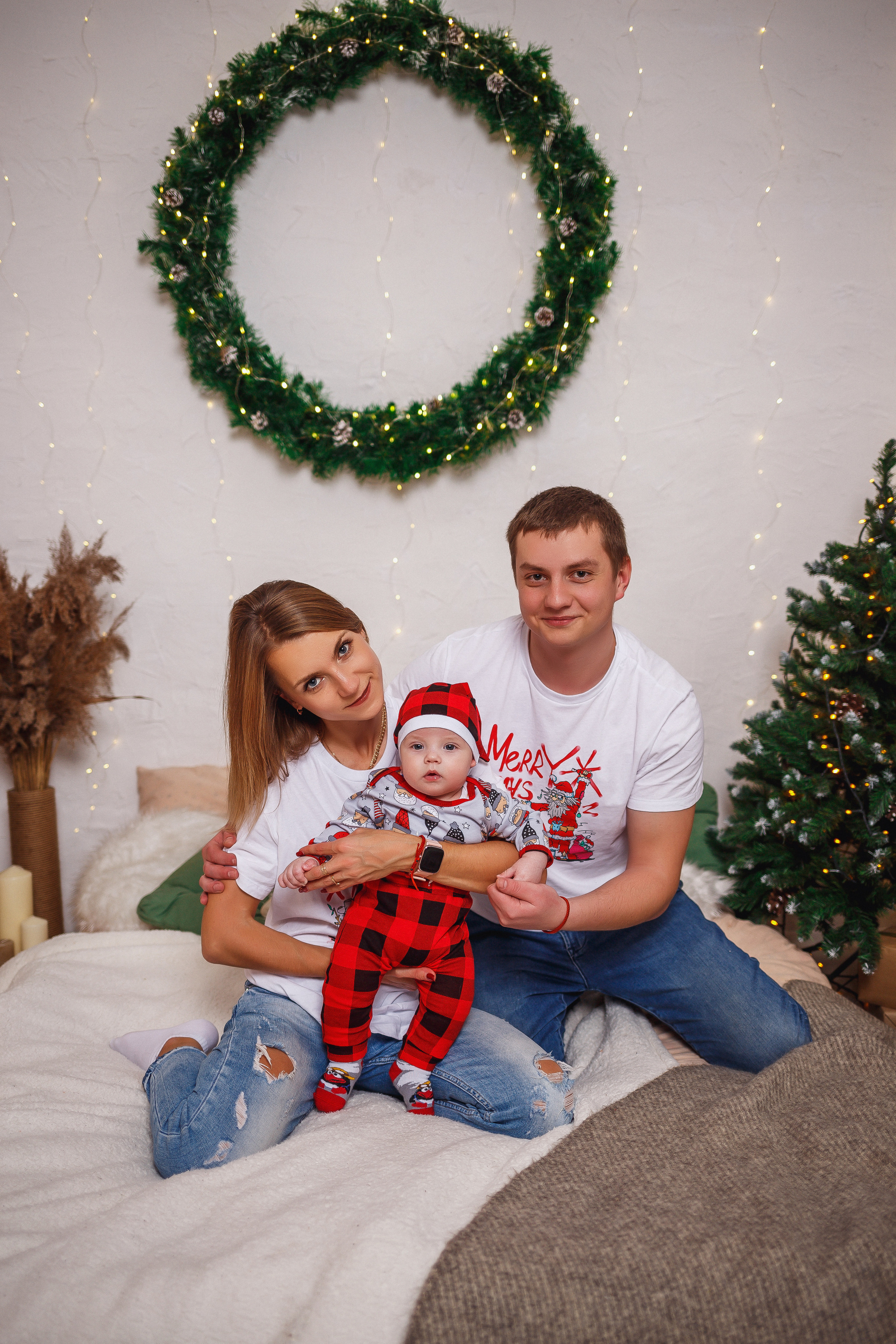 Новогодняя фотосессия в студии Семья