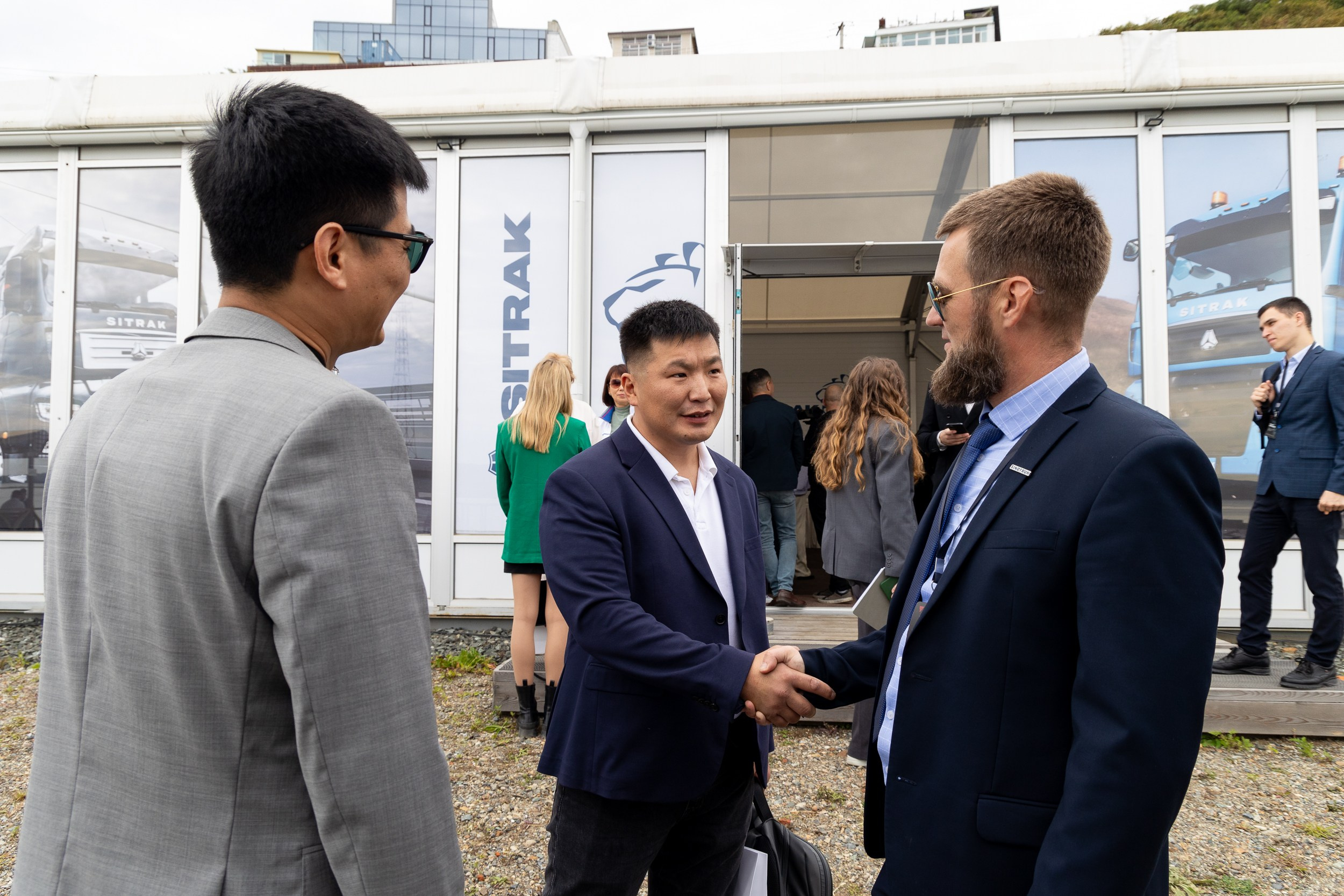 Открытие учебного центра «SITRAK». Репортажный и студийный фотограф во Владивостоке Дударева Софья