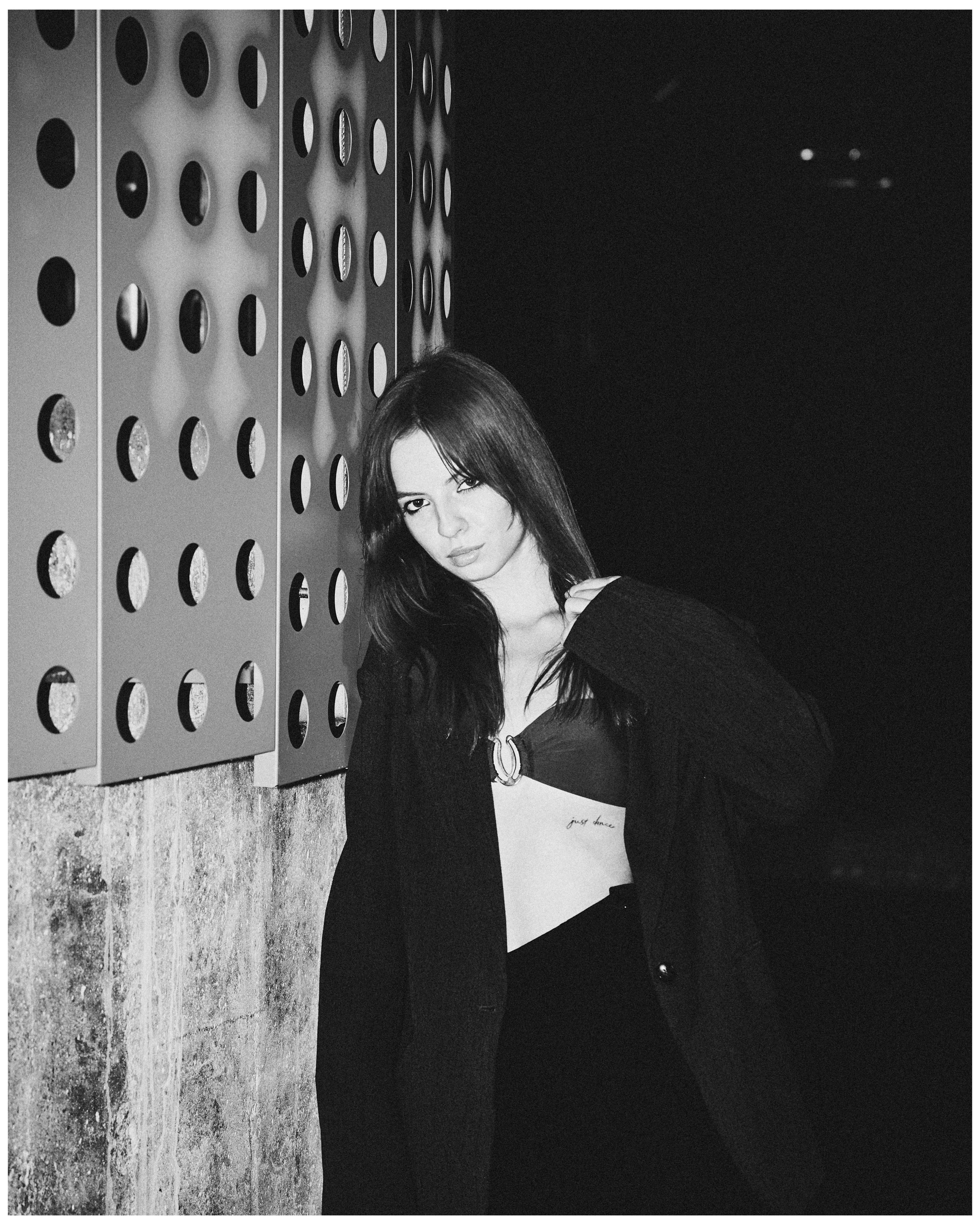 Night city. Фэшн-фотография и портреты в Владивостоке. Превращаю съёмку в повествование — создаю образы с сюжетом, которые остаются в памяти