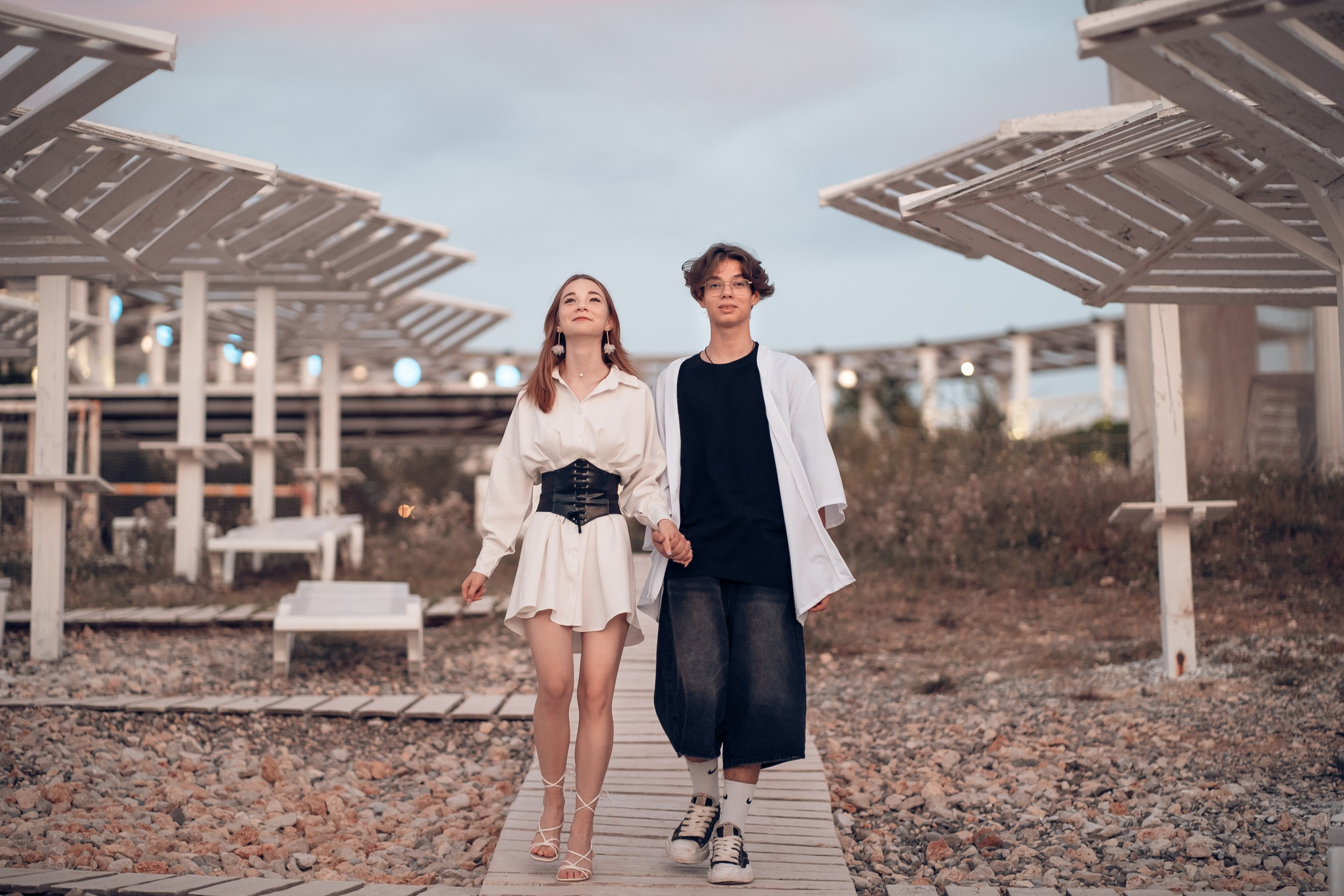 Романтическая фотоистория на закате пляжа Аквамарин. Церковный фотограф Севастополь