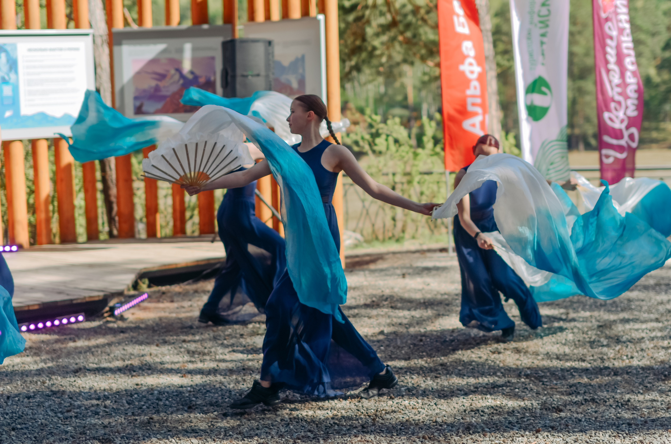 Фестиваль «Цветение Маральника на Алтае 2025». Фоторепортаж. Денисова Аля — фотограф для парных съемок и индивидуальных историй в Барнауле