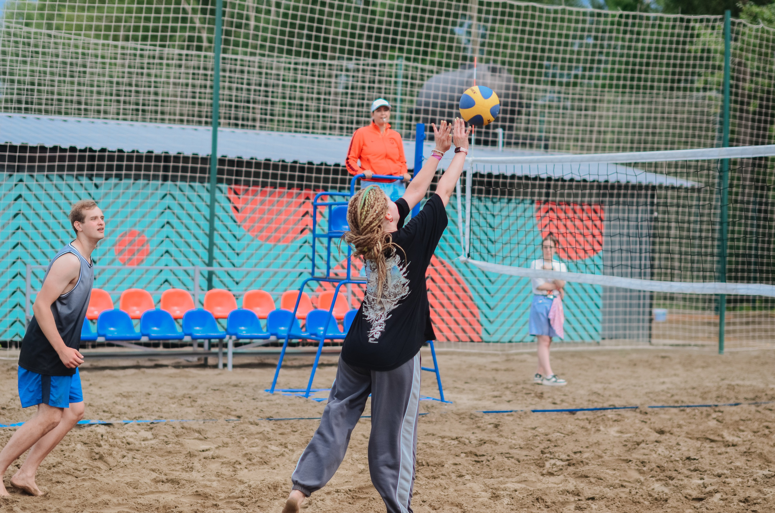 Фестиваль «Грань» 2025. Спортивная площадка. Денисова Аля — фотограф для парных съемок и индивидуальных историй в Барнауле