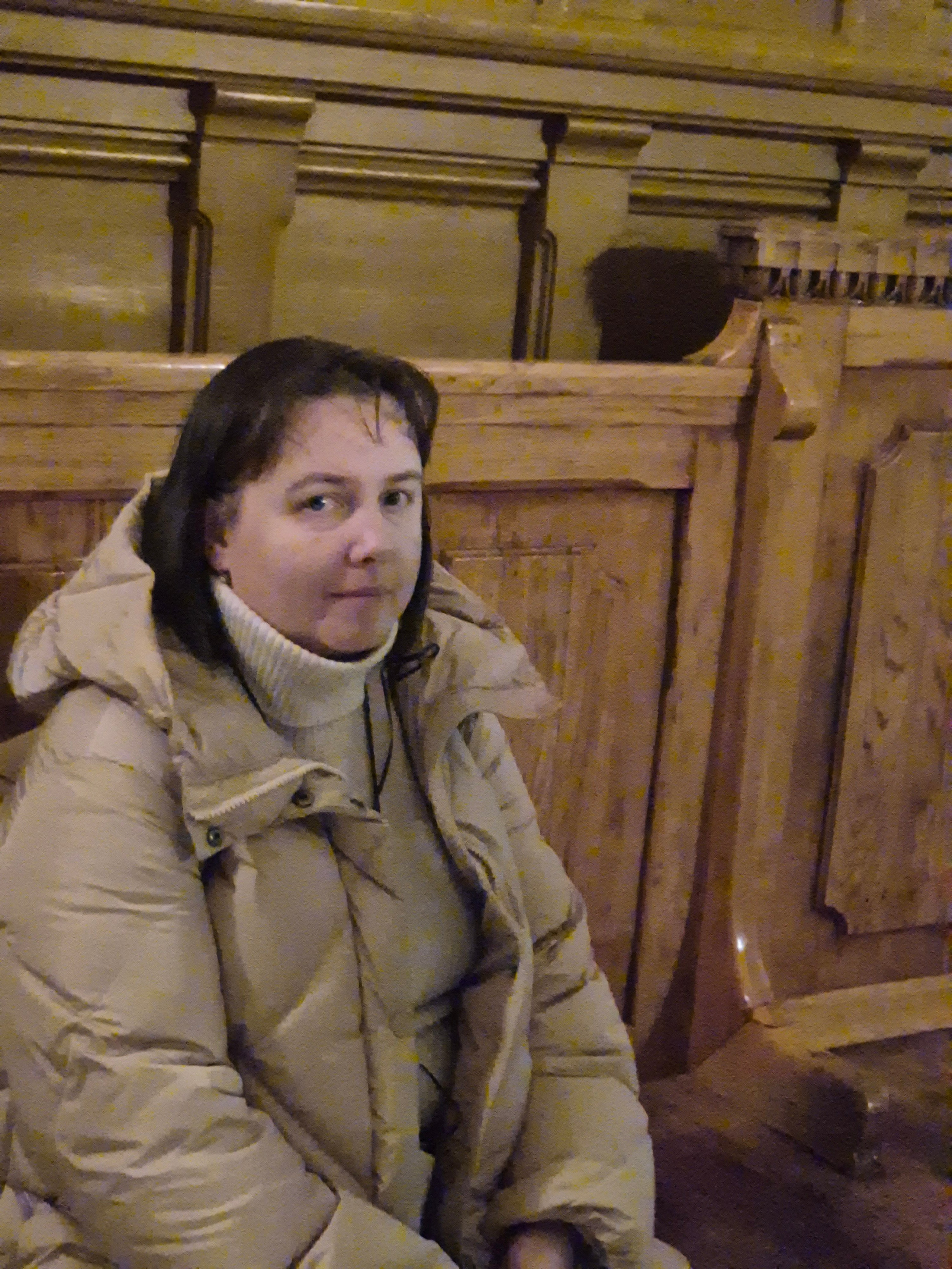 Деревянный картинный зал 