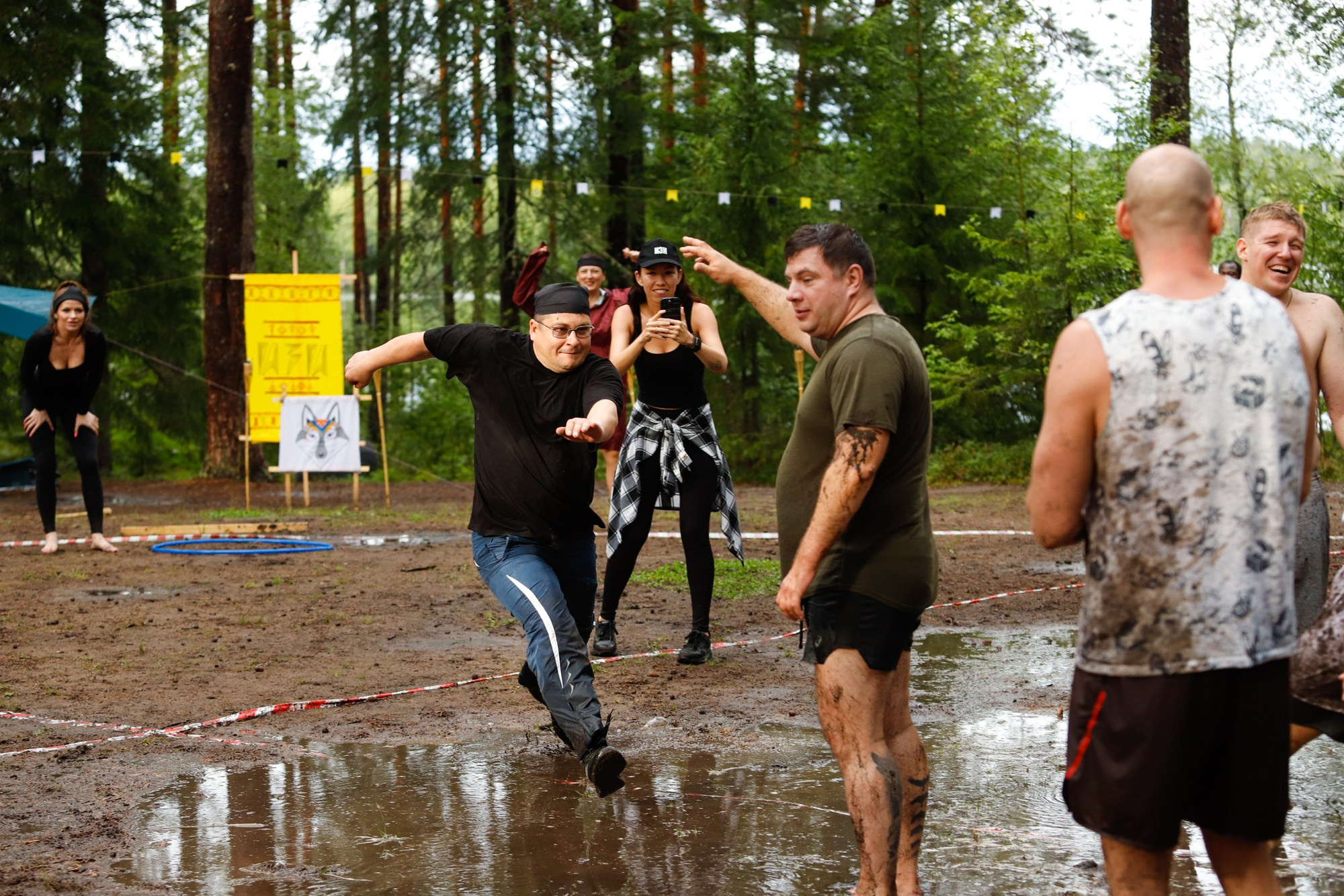 «Последний герой» в лагере для взрослых «Изи». Фотограф Дарья Попова