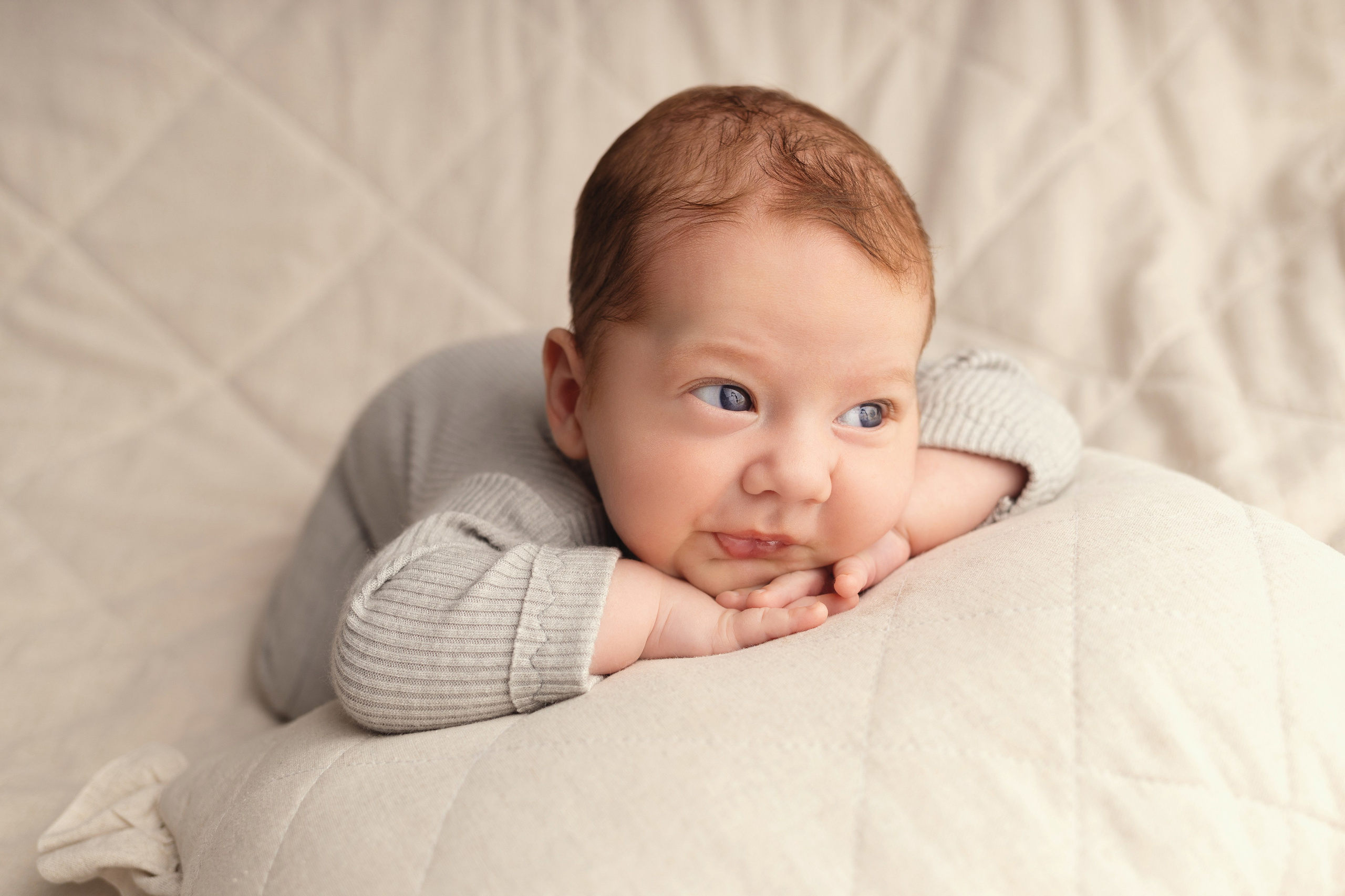 Newborn съемка в стиле Лайф. Фотограф новорожденных малышей в Омске и Омской области Эльвира Камаева