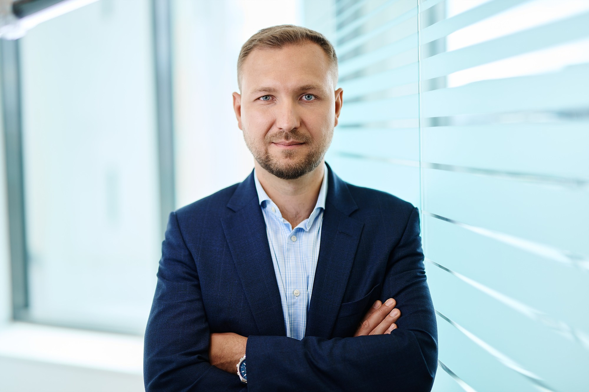 Headshot, портрет в интерьере офиса, командная съёмка, репортажный портрет в рабочей обстановке. Промышленная и репортажная фотография