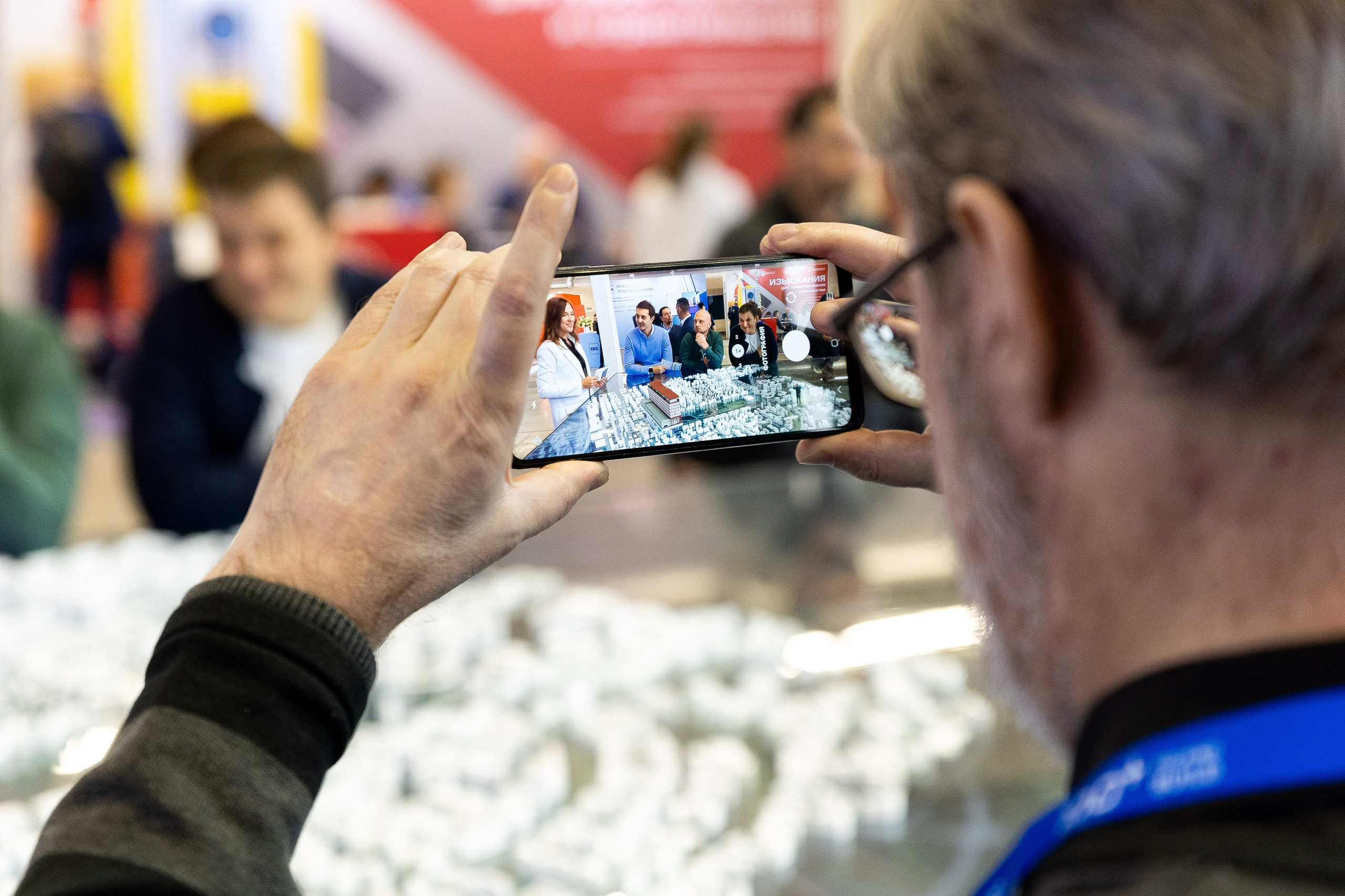 100+ (стенд «Кортрос»). Фотограф Родион Нарудинов