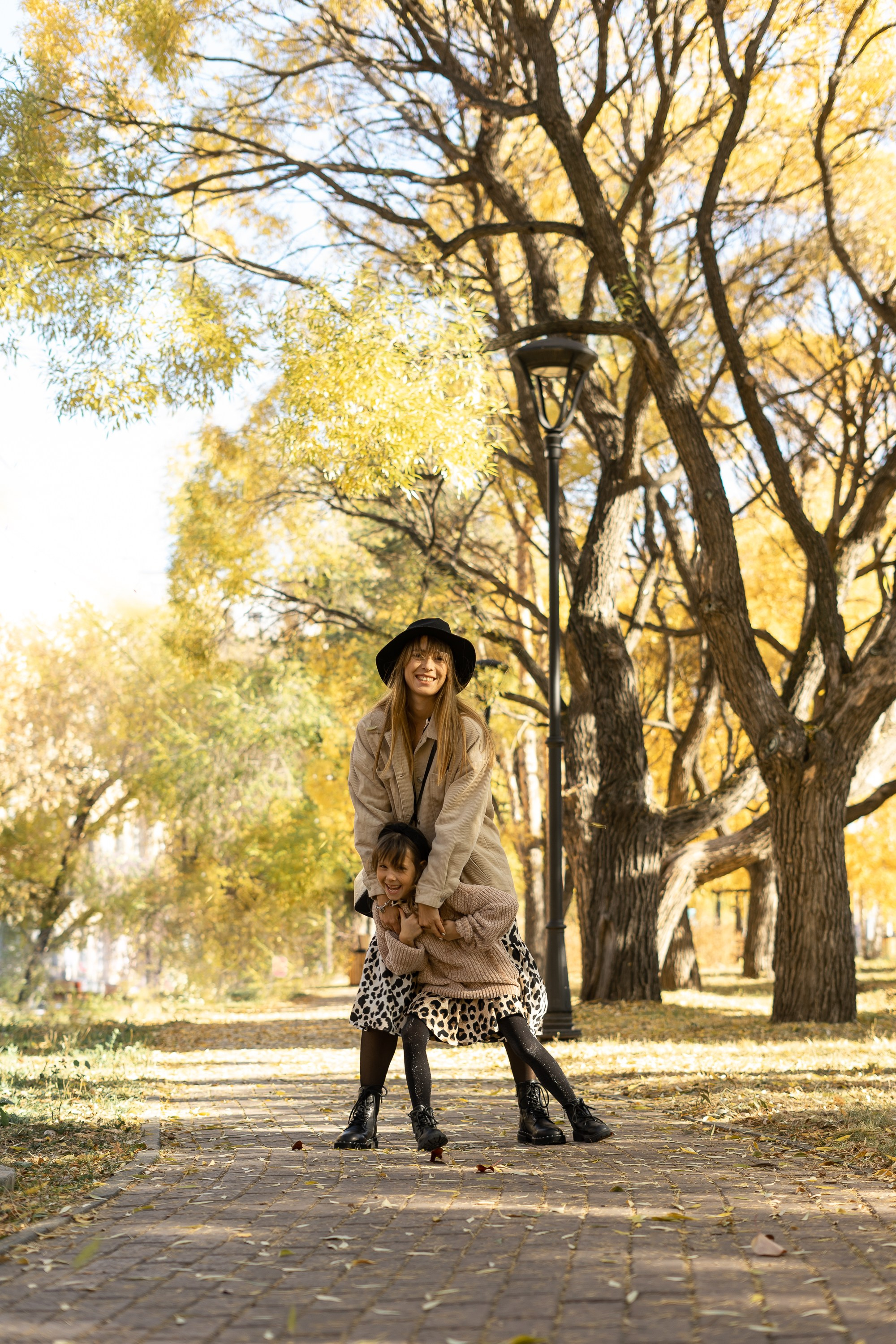 Ксения и Милана. Осенний город. Эстетичная фото- и видеосъёмка Ирина Арсентьева. Челябинск и весь мир