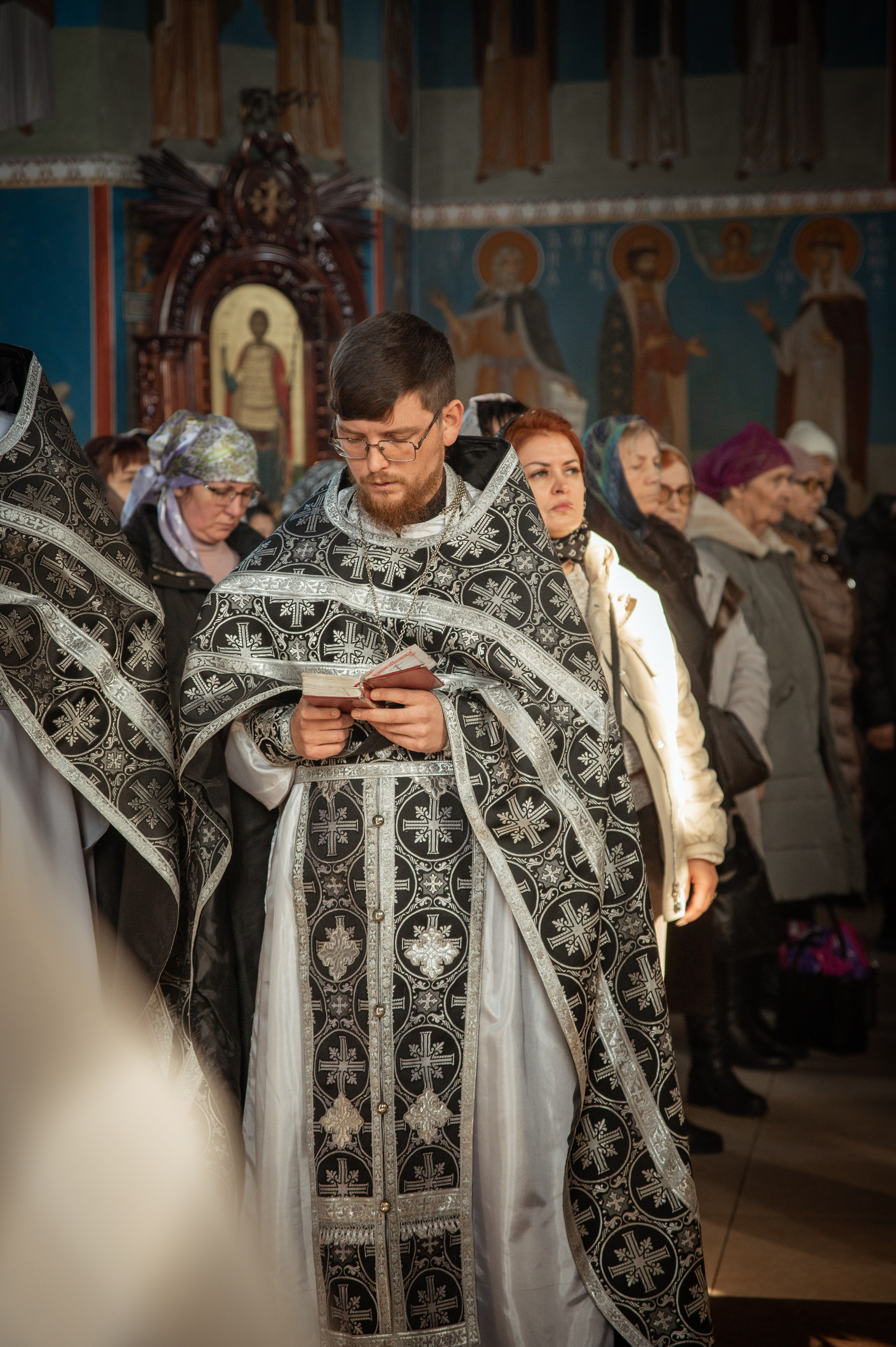 Преждеосвящение Даров. Храм Серафима Саровского. Церковный, семейный и репортажный фотограф Волгоград, Волжский