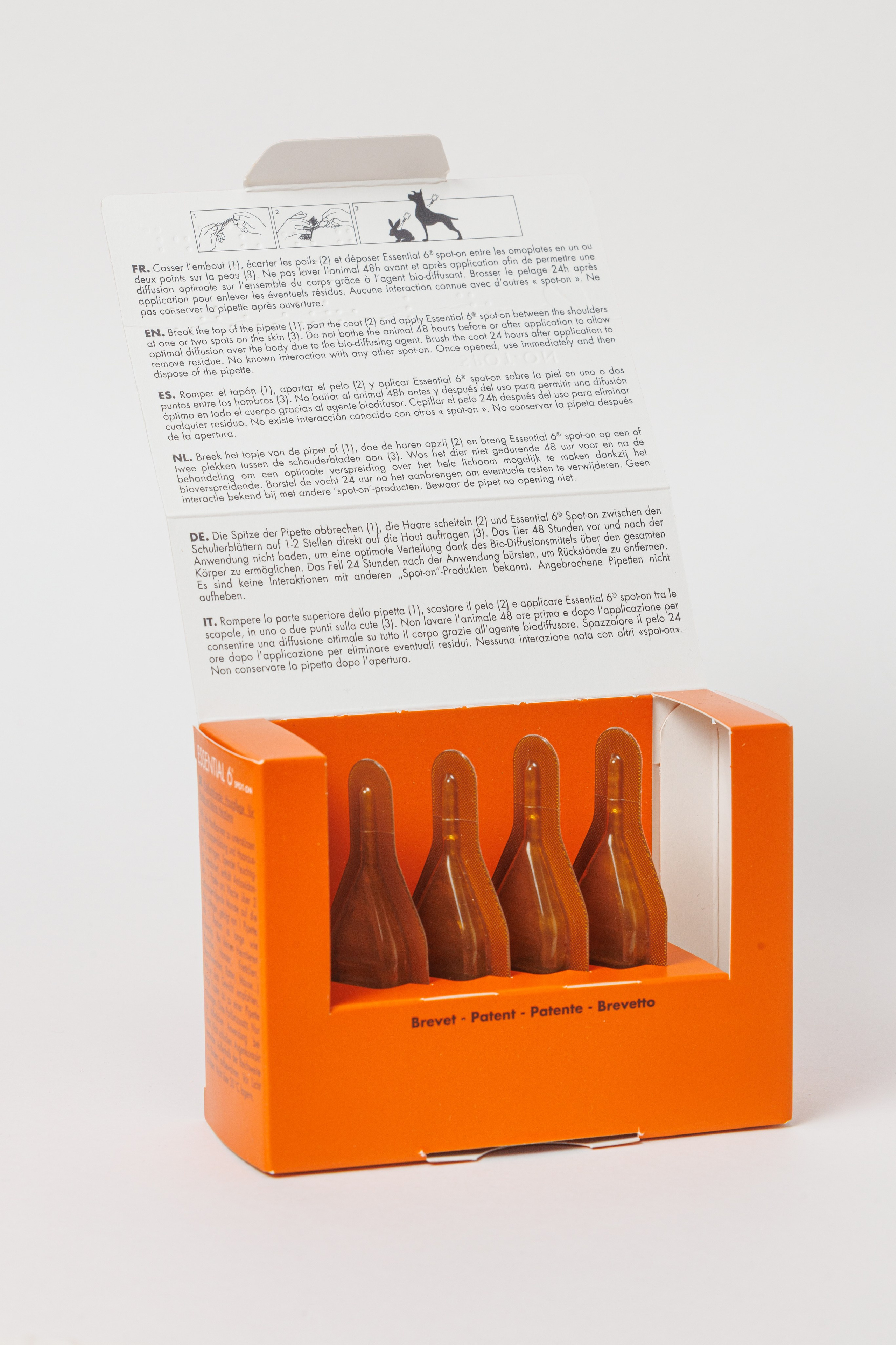 Уход для домашних питомцев. Фотограф Иван Пичушкин