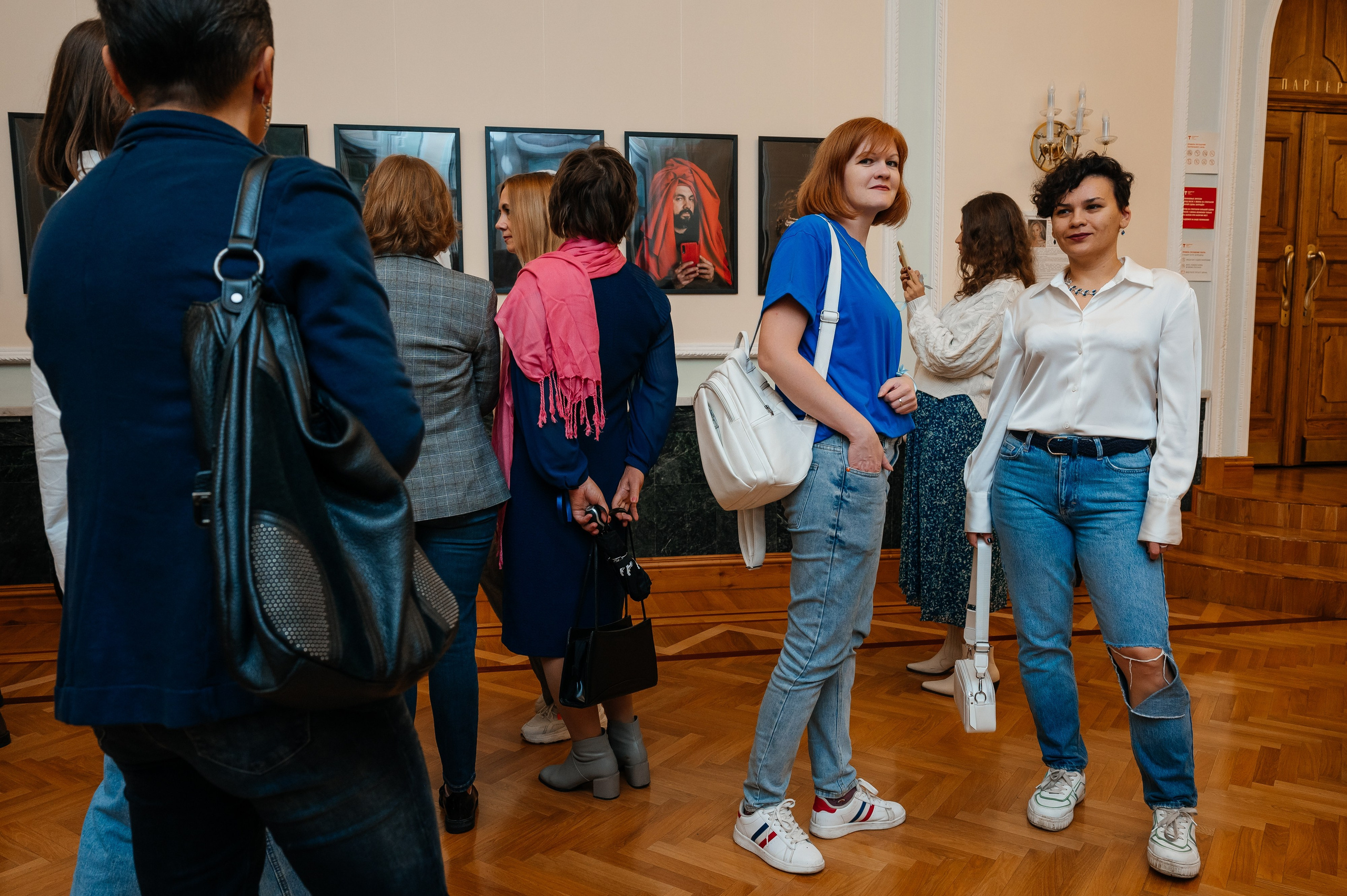 Открытие выставки Кати Васильевой в Молодежном театре. Wedding and family photographer USA