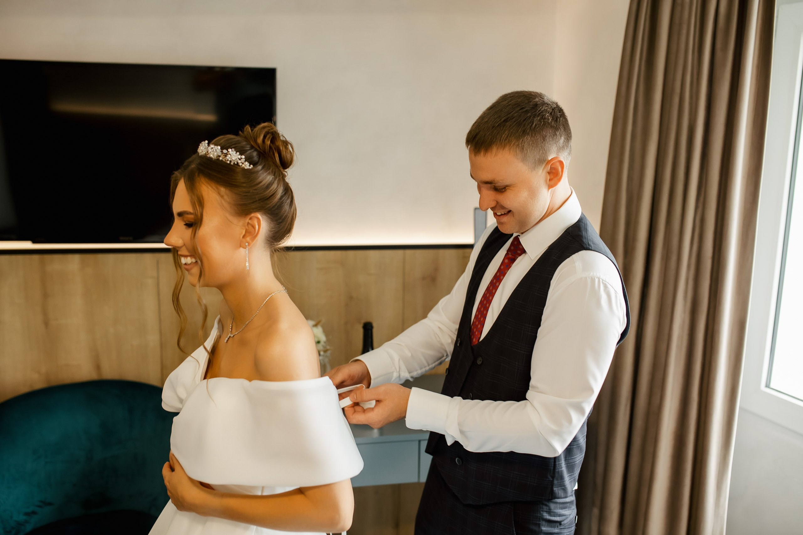 Евгений и Юлия. Совместные сборы. Интурист. Выездная. Фото с Китами. Свадебный фотограф в Хабаровске