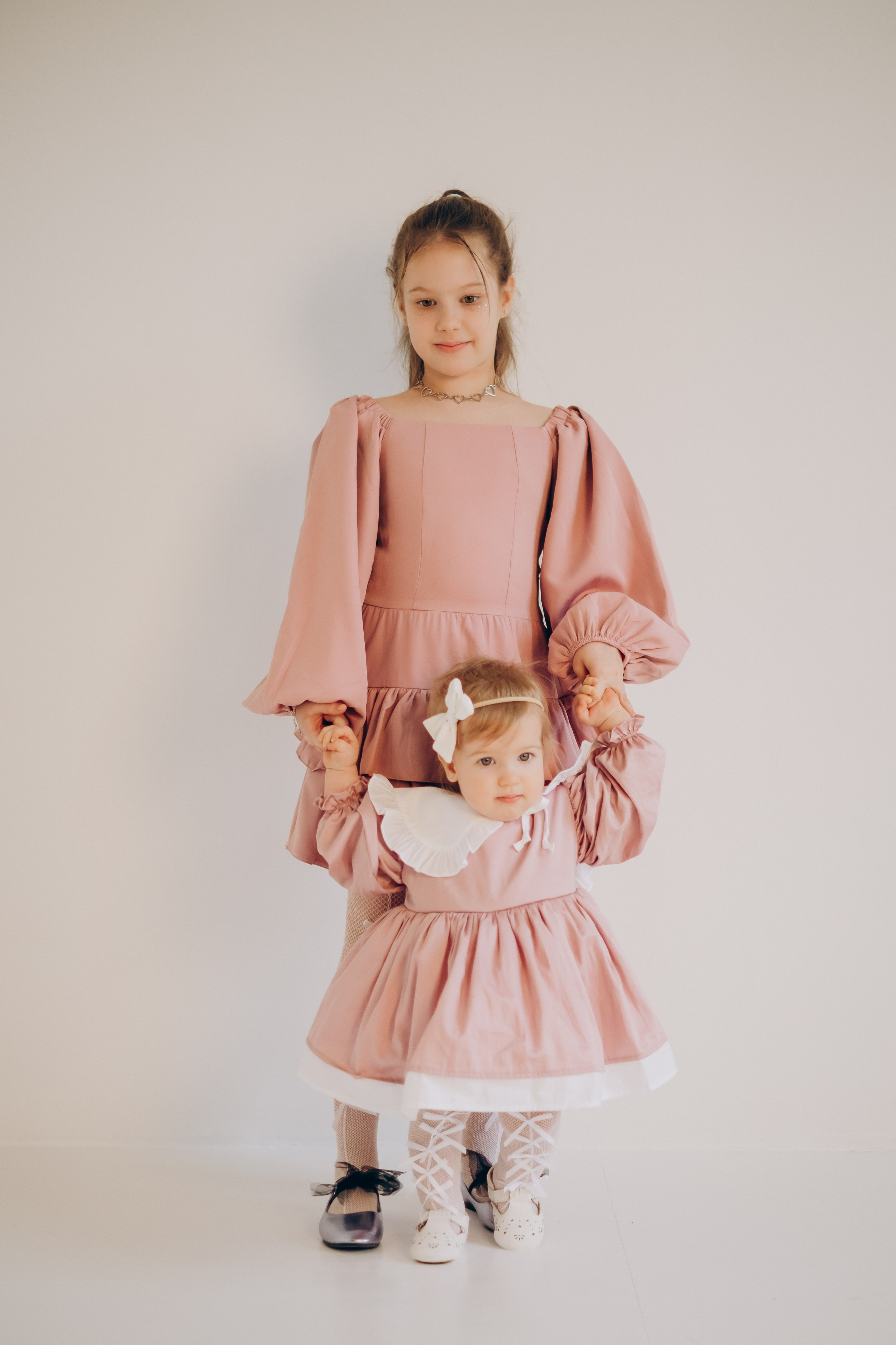 Фотосессия «День рождения» в минималистичной студии. Фотограф Новосибирск Анна Рождественская