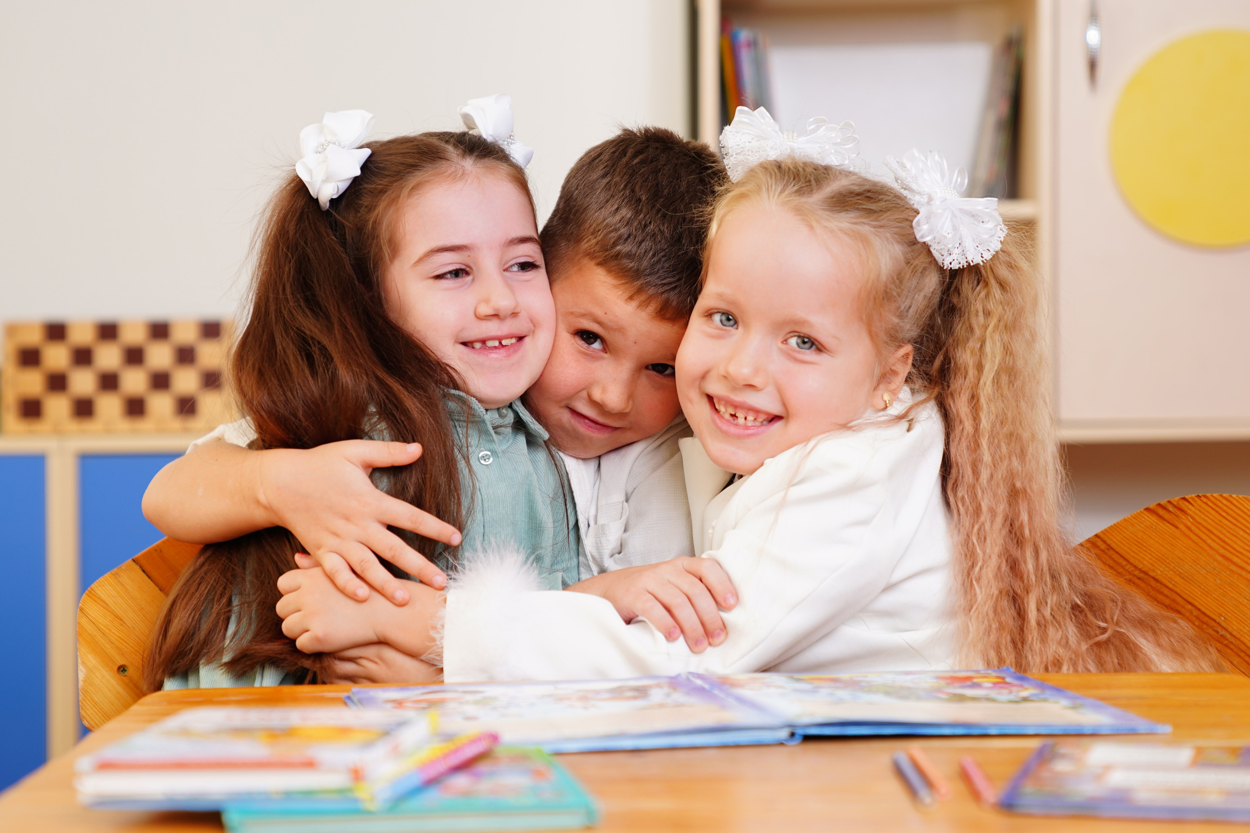 Мелкие группы. MEMENTO.Выпускные альбомы, школьные, юбилейные и другие книги. Ростов-на-Дону