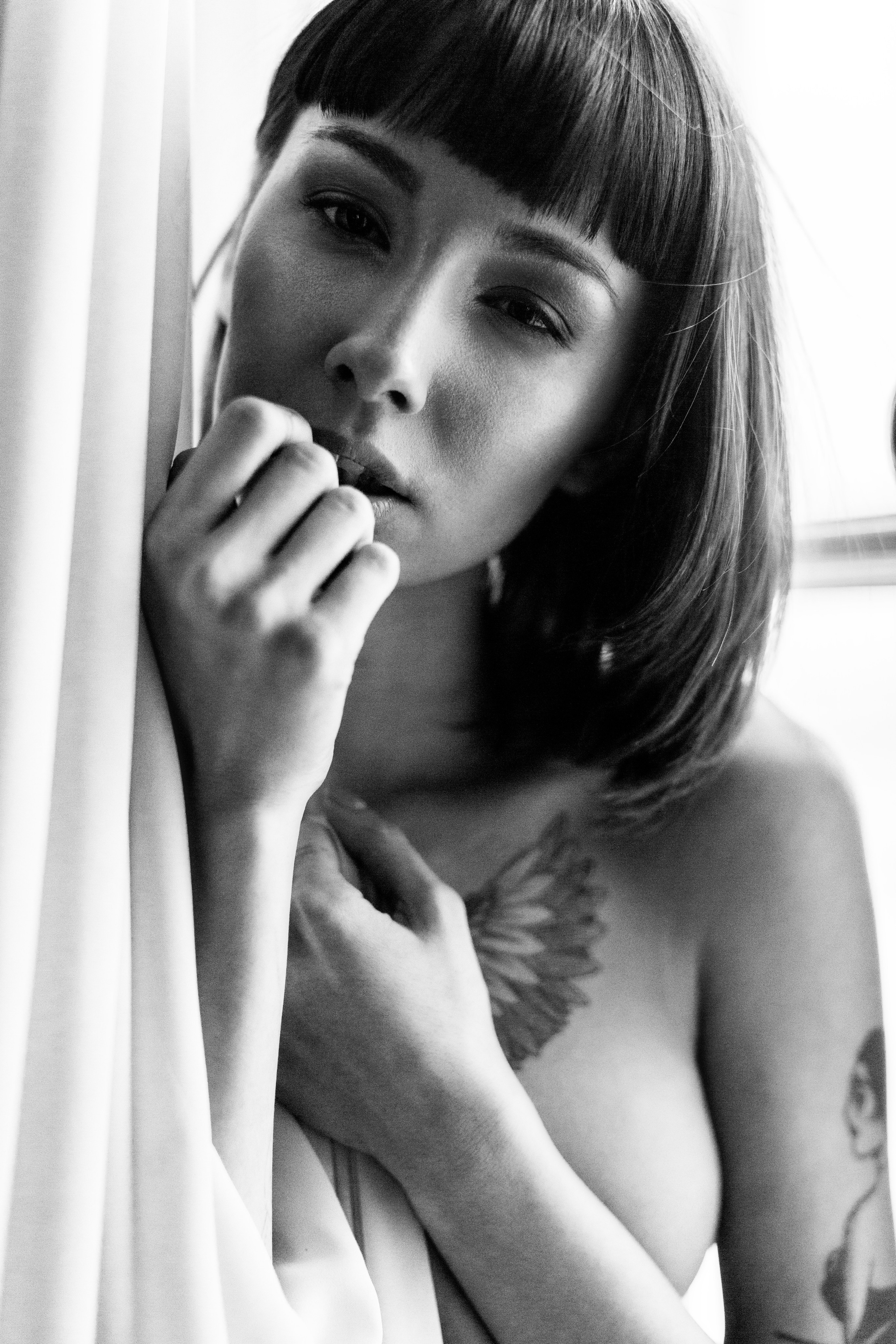 Атмосферная ню фотосессия в студии