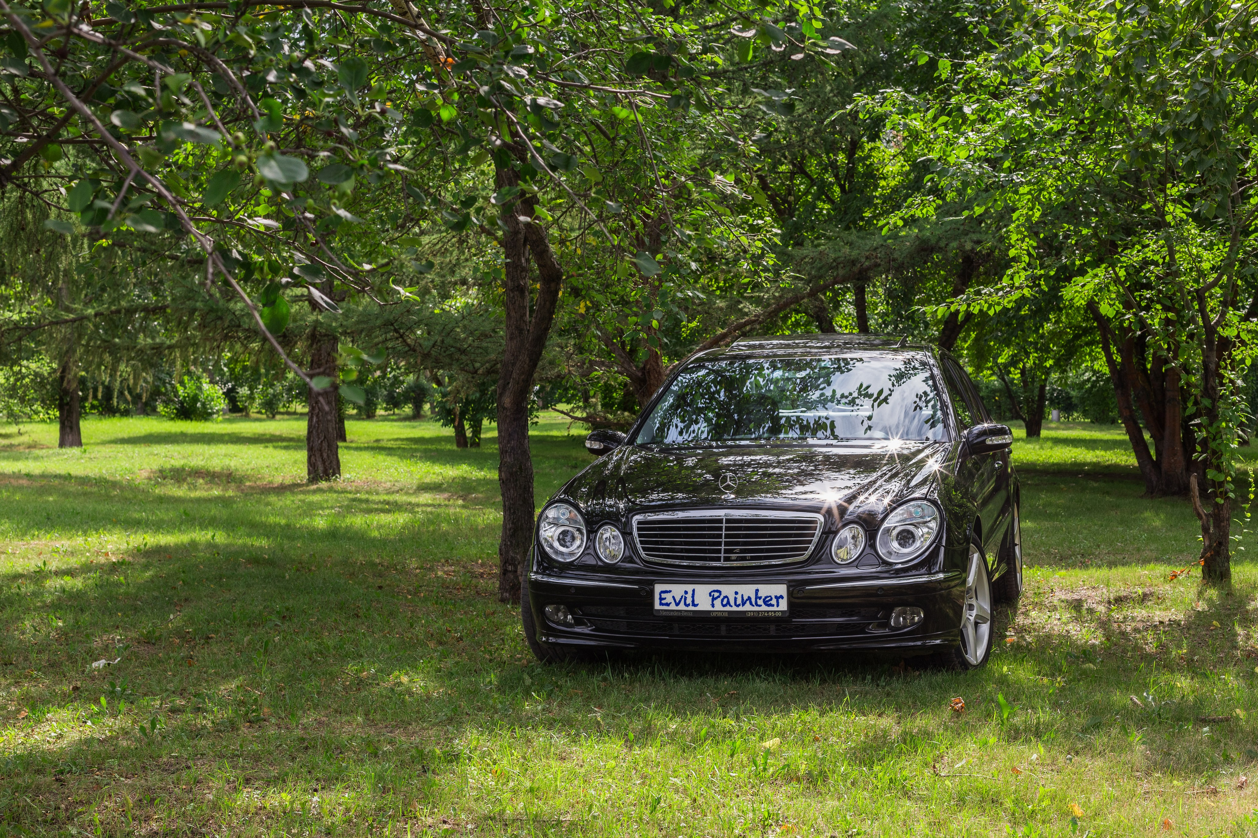 Фотосъемка автомобиля Mercedes для Evil Painter. Интерьерный фотограф и ретушер в Красноярске Денис Антропов