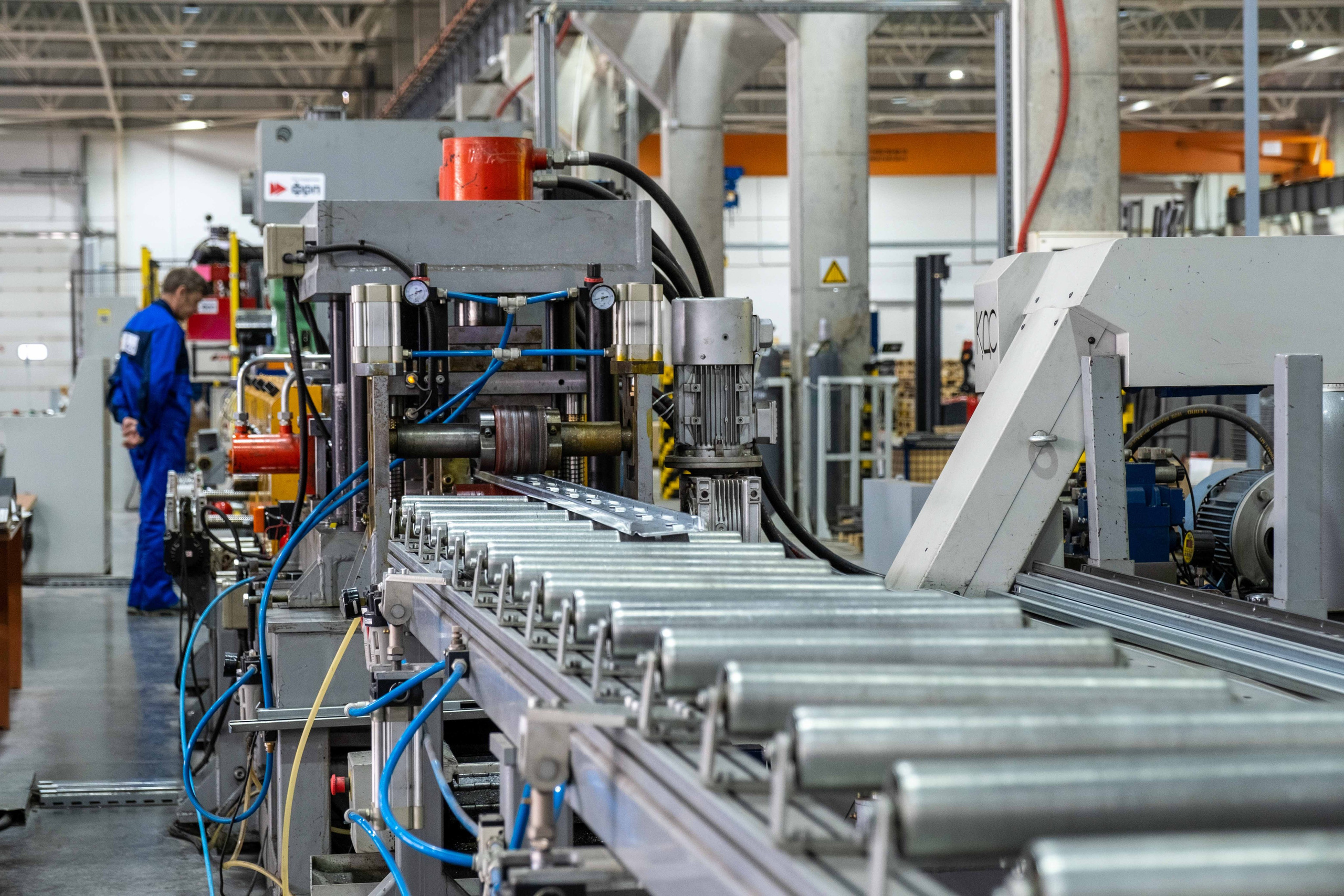 IEK — торжественное открытие производственного цеха. Фото тур