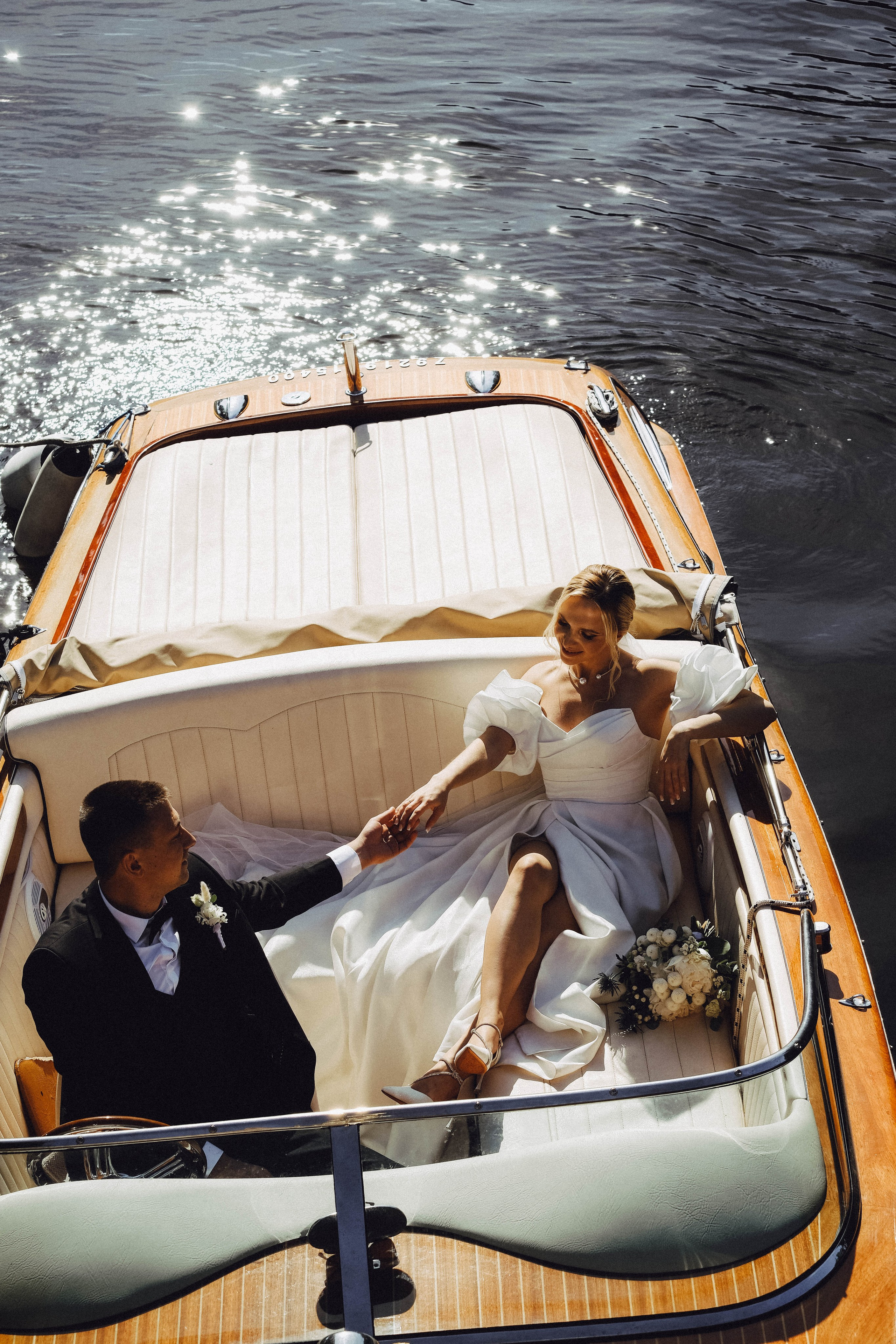 СВАДЕБГНАЯ ПРОГУЛКА ПО КАНАЛ САНКТ-ПЕТЕРБУРГА НА КАТЕРЕ. Профессиональный фотограф, Санкт-Петербург — Виктория Богомолова