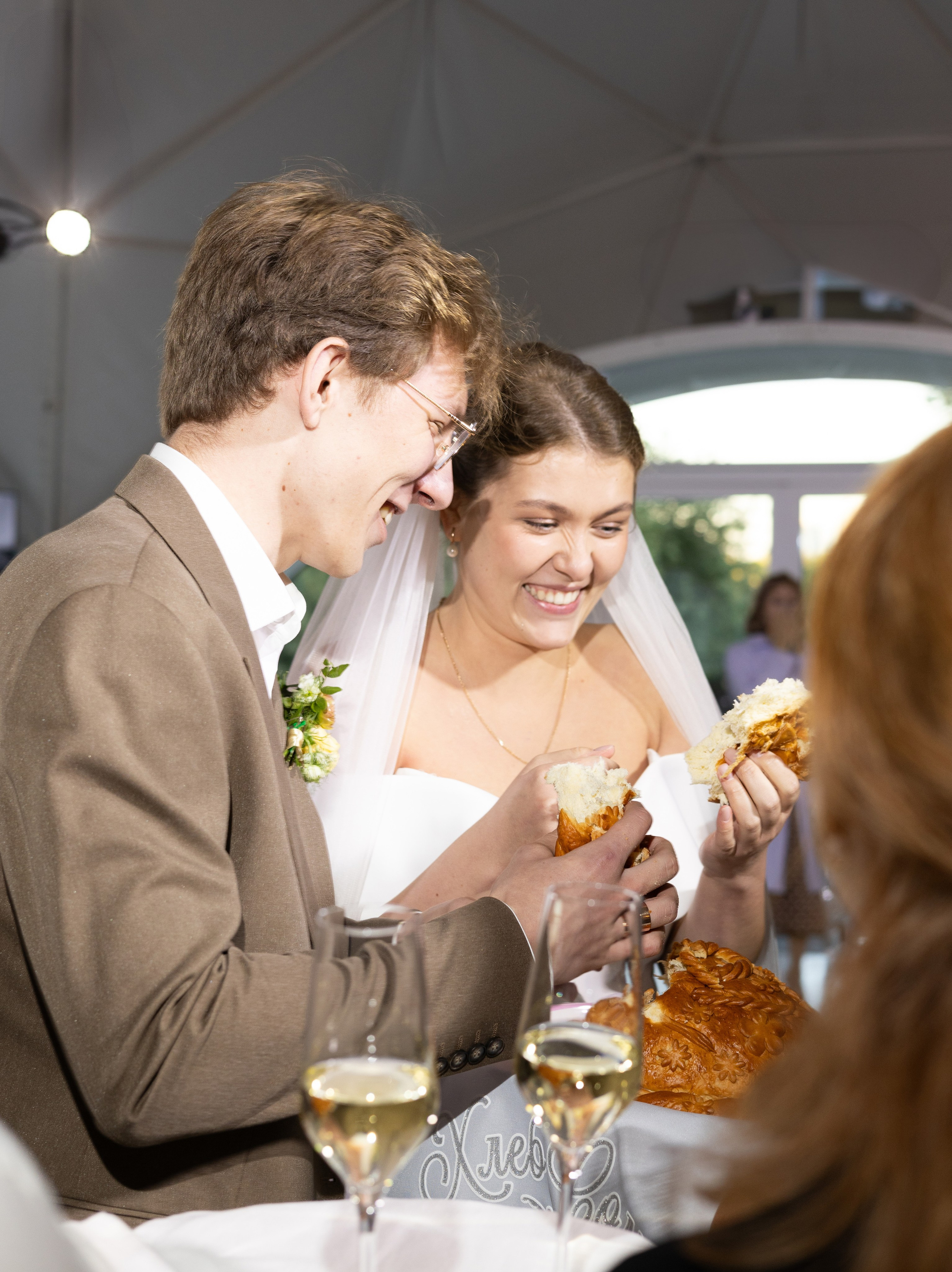 Wedding banquet in a warm family company. Свадебный фотограф в Москве и Петербурге Анастасия Лосева