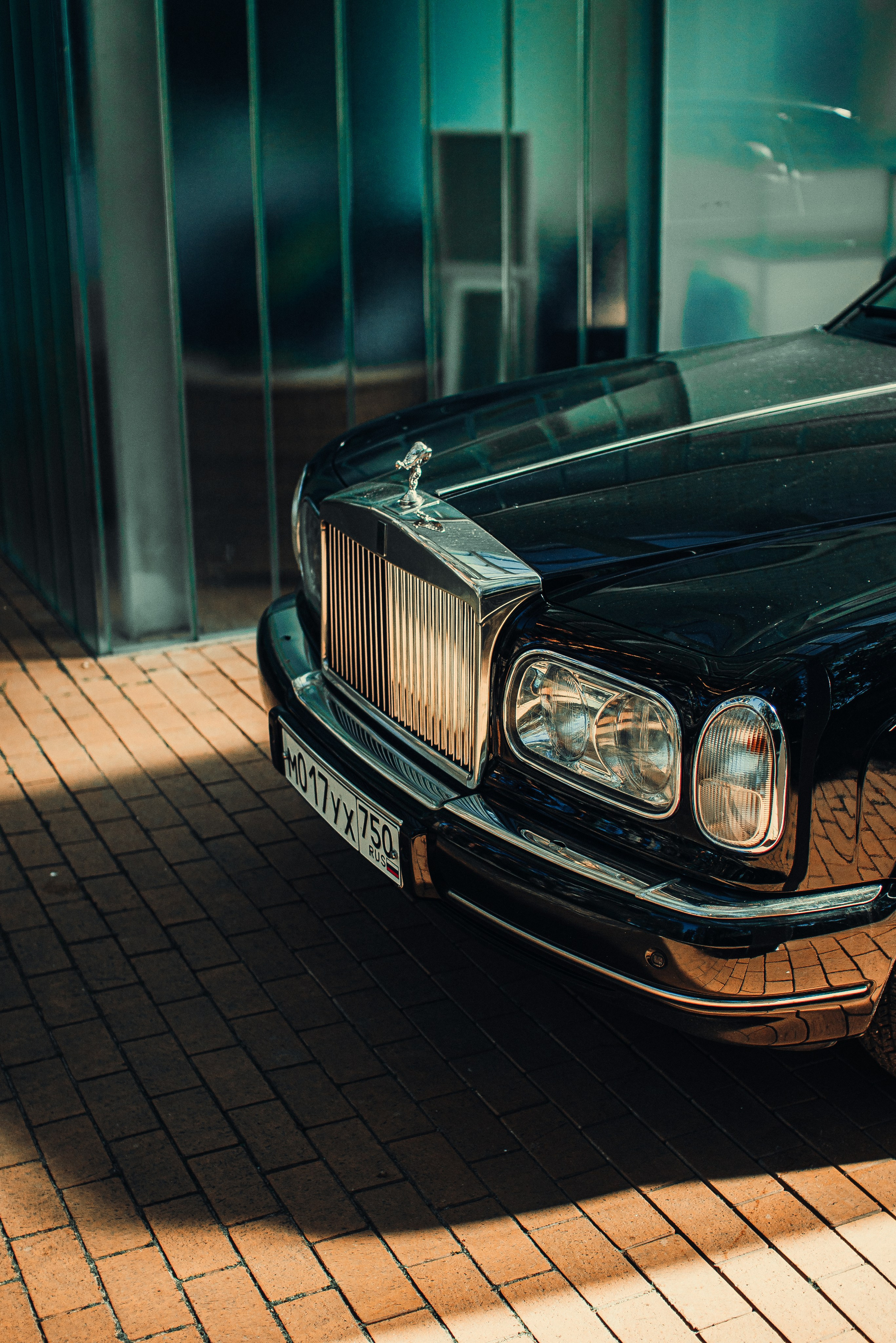 Фотосъемка Rolls-Royce в яхт-клубе в Москве. Жуков Илья  свадебный фотограф в Москве