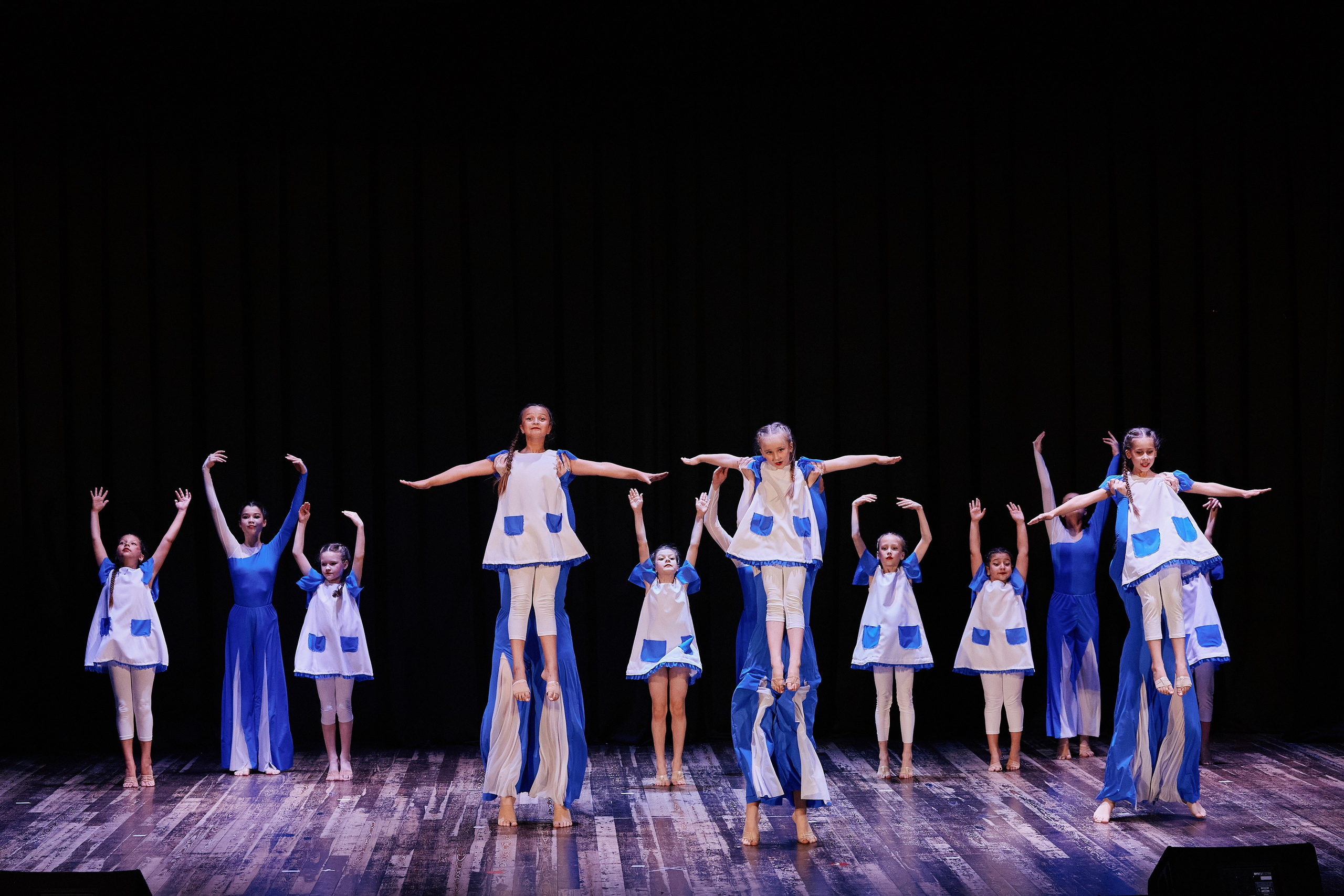 Концерт танцевальной студии Фиеста 08.06. Свадебный репортажный фотограф краснодар максим дремов дрёмов фотосессия студия цена