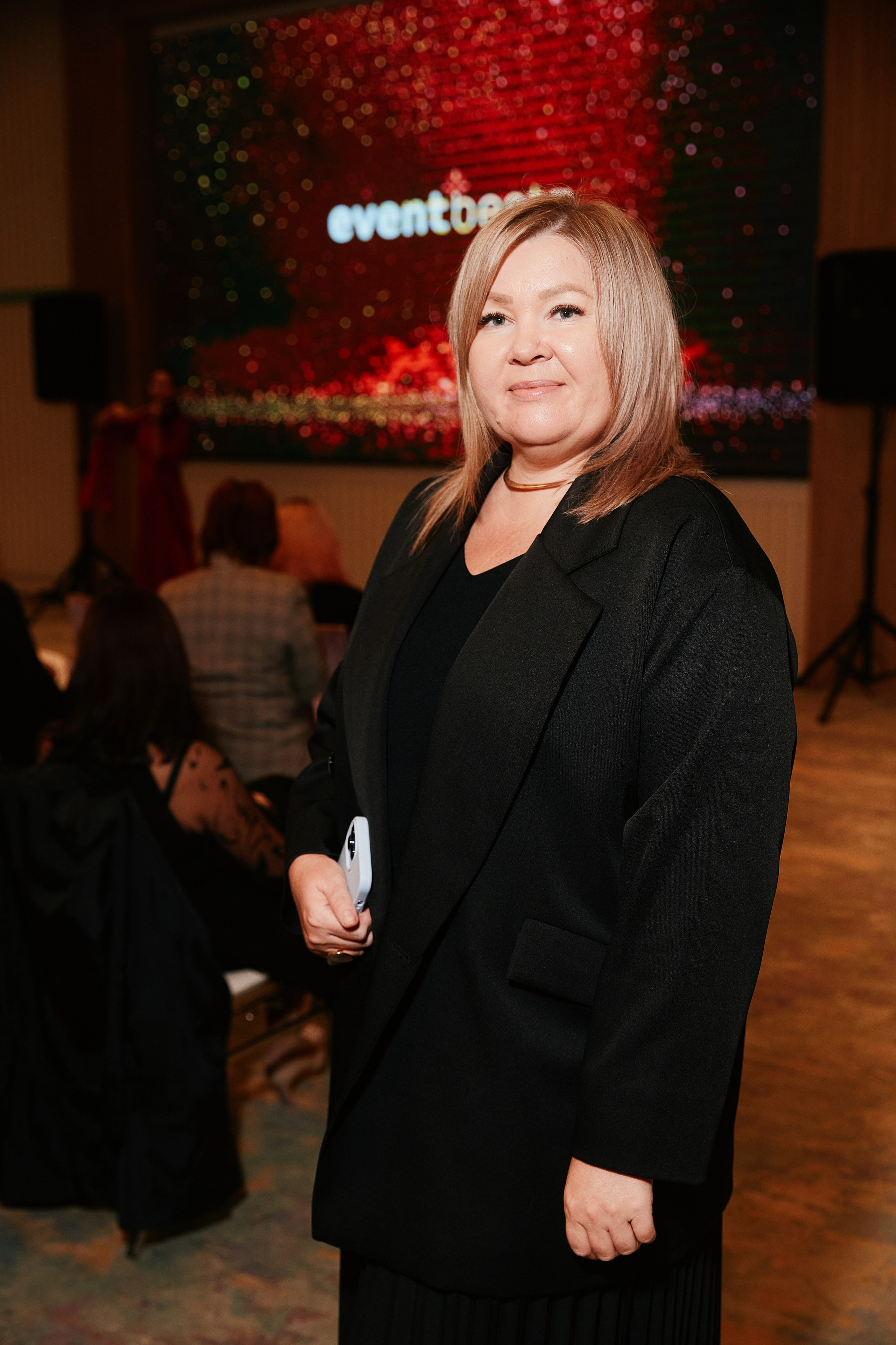 Современная женщина в Hilton 26.10. Свадебный репортажный фотограф краснодар максим дремов дрёмов фотосессия студия цена