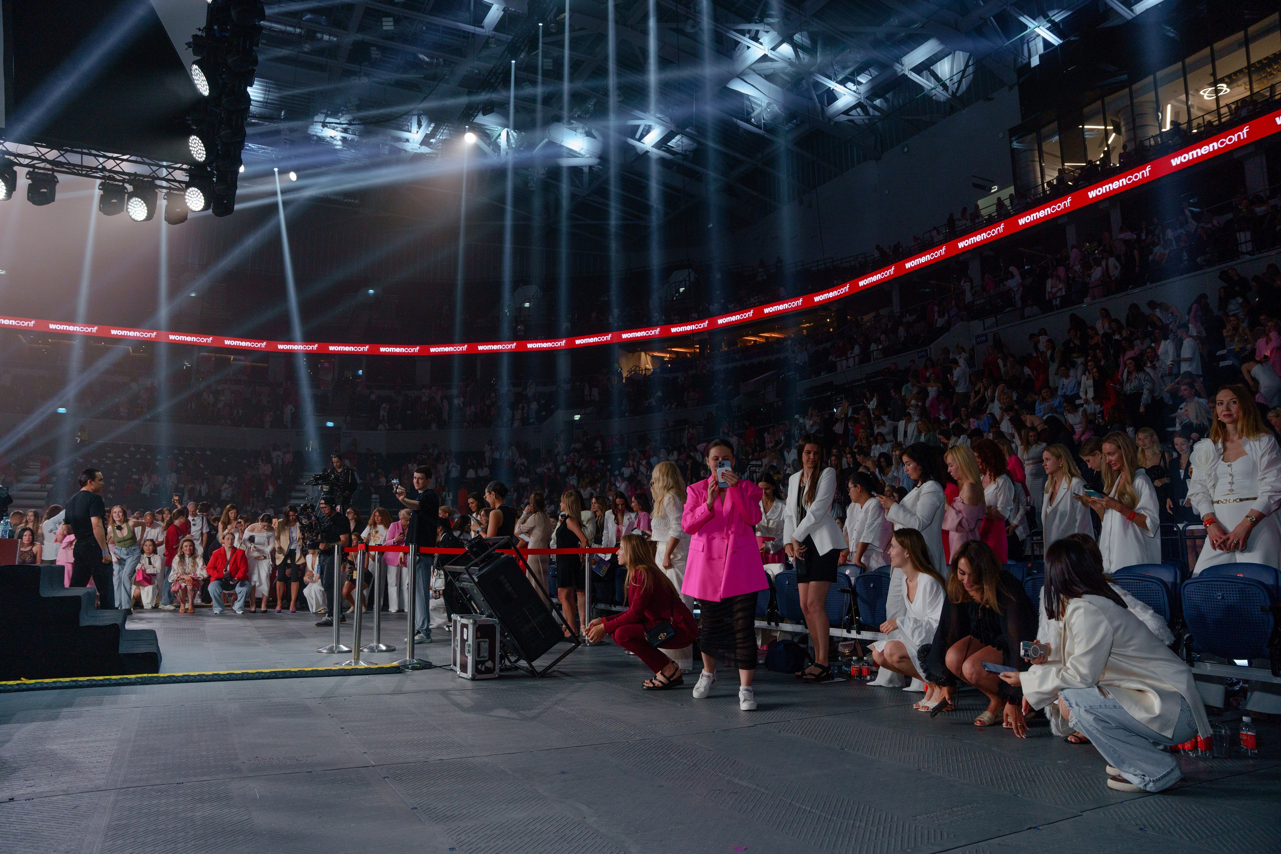 Фотограф на самую масштабную женскую конференцию в России WomenConf. Репортажный фотограф Москва Сергей Дружинин