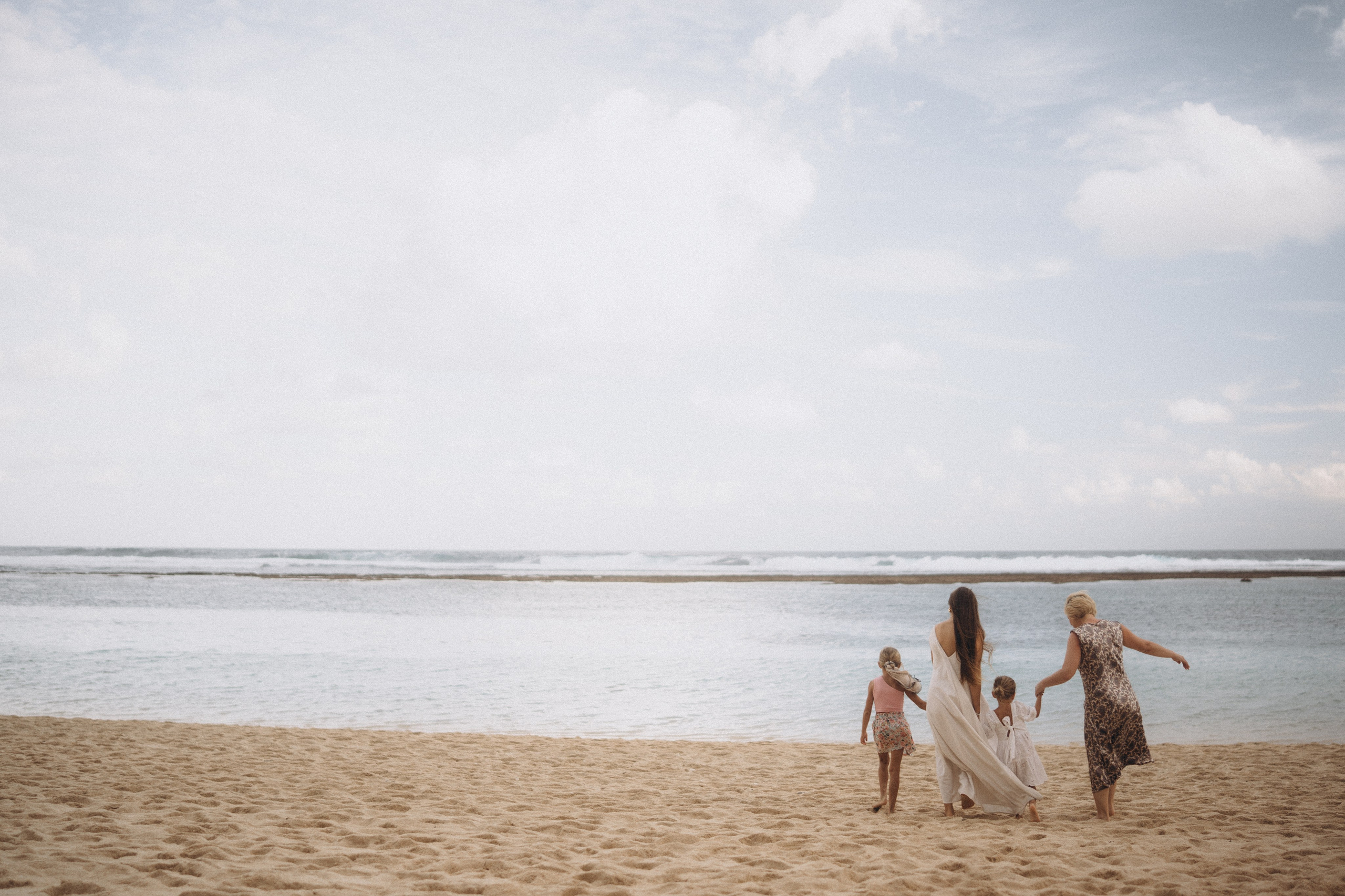 Настя, Ирина, Вика и Луна. Ольга Антипова — фотограф