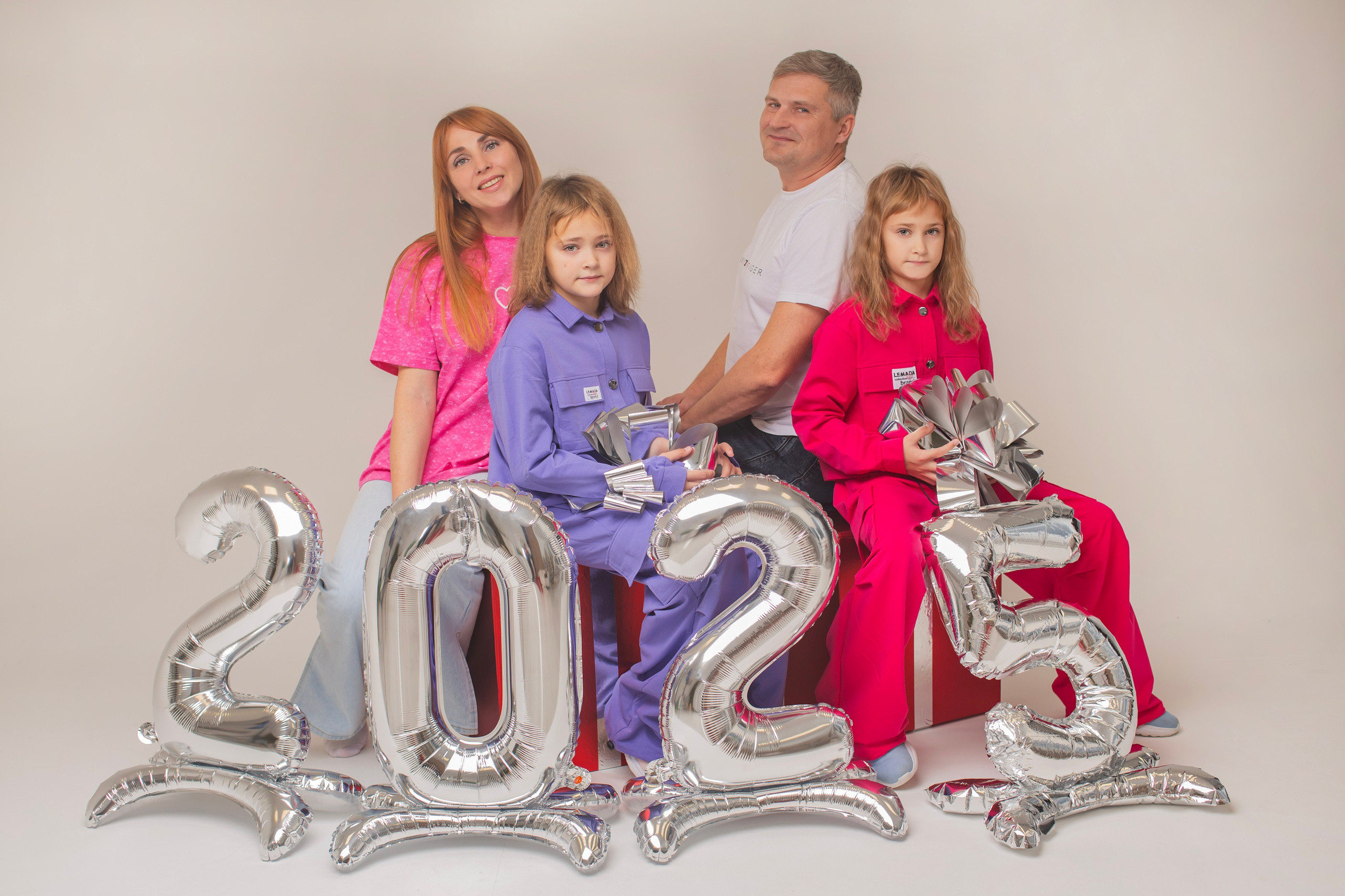 Смузи — зал Контент (циклорама и зона с елкой) Изумрудные Холмы. Семейный и детский фотограф в Москве и МО — Александра