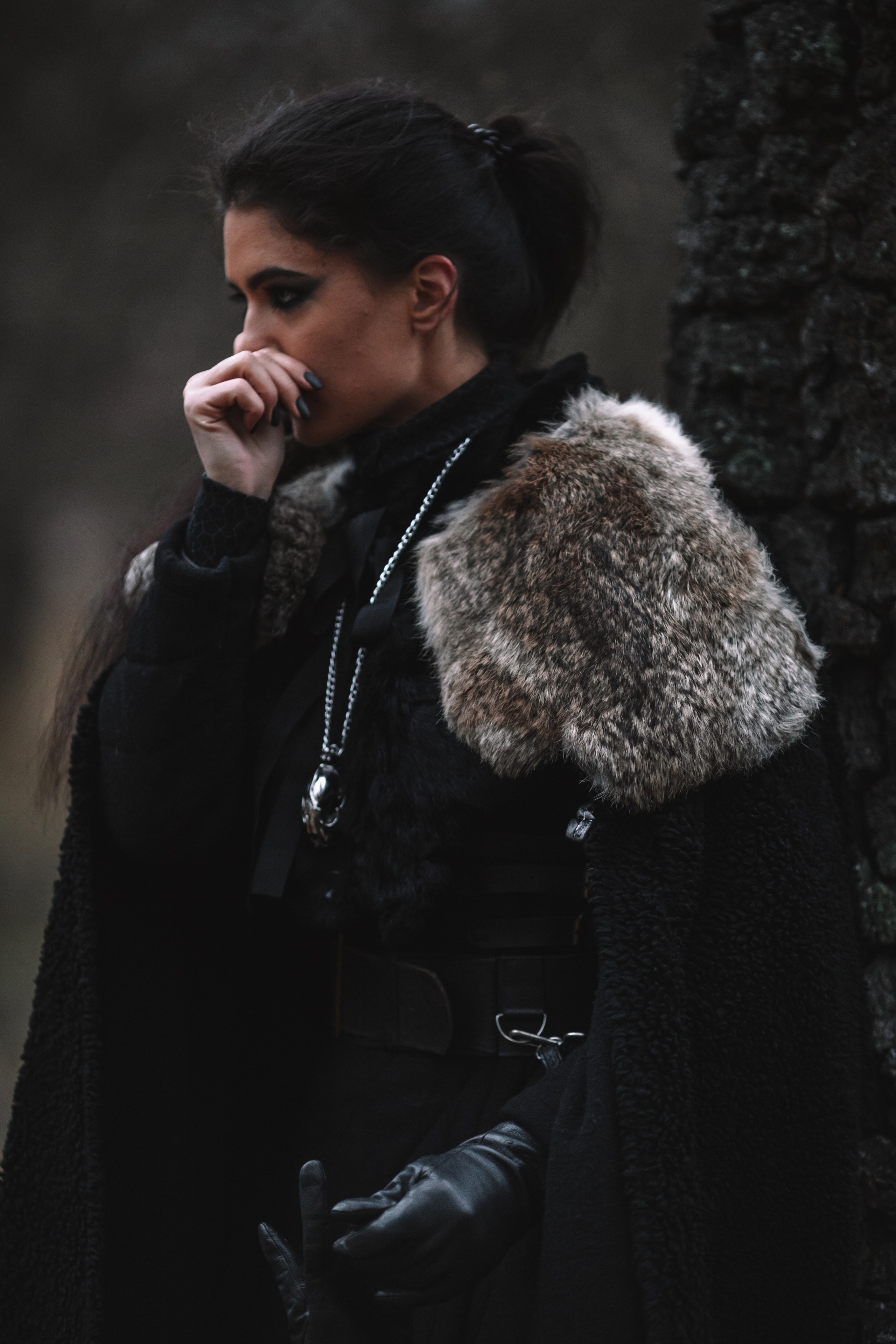 Наташа с фризом в костюме викинга. Фотосессии с лошадьми