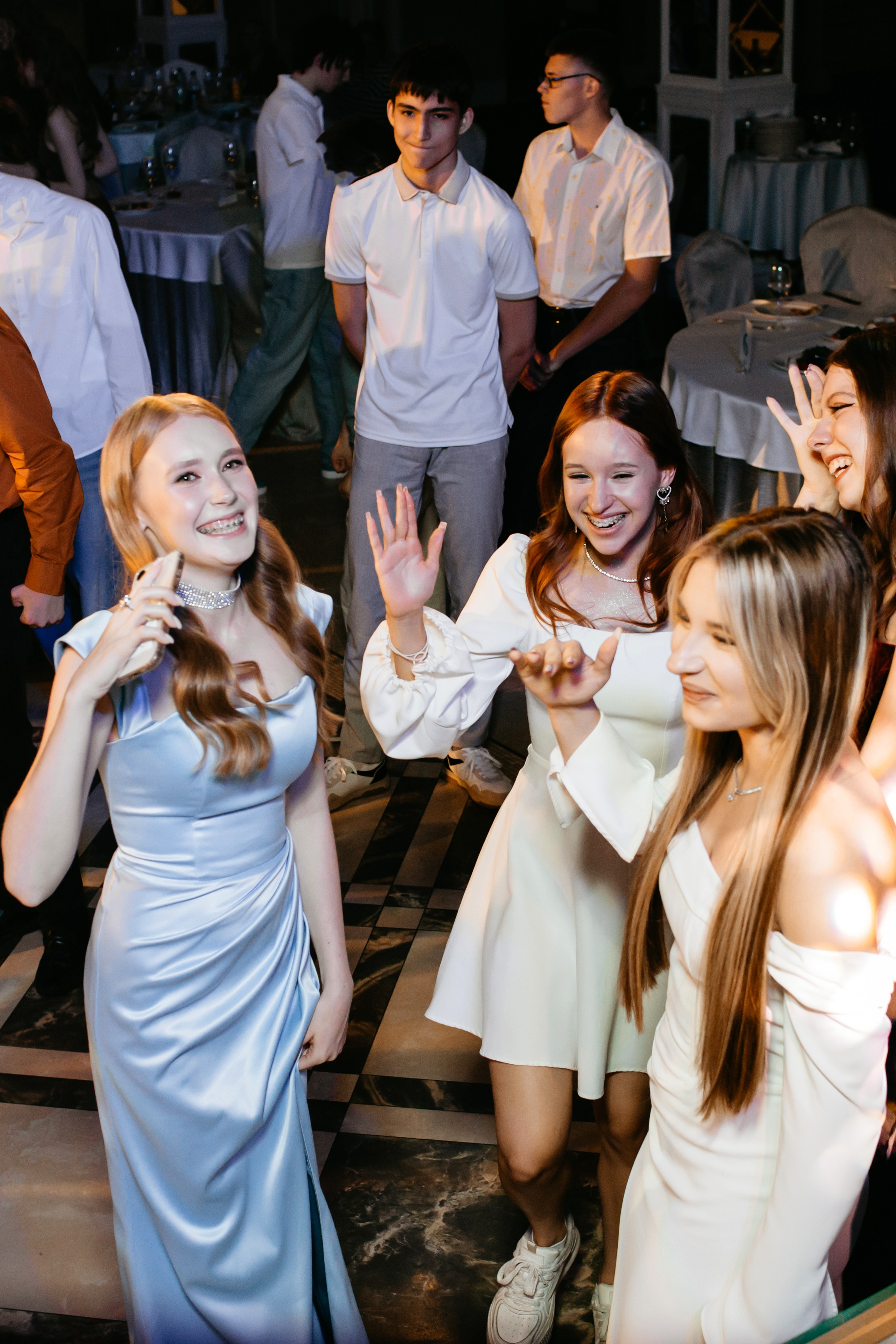 Выпускной 2025 (9класс) 124 школа. Фотограф в Челябинске Ополихина Анна