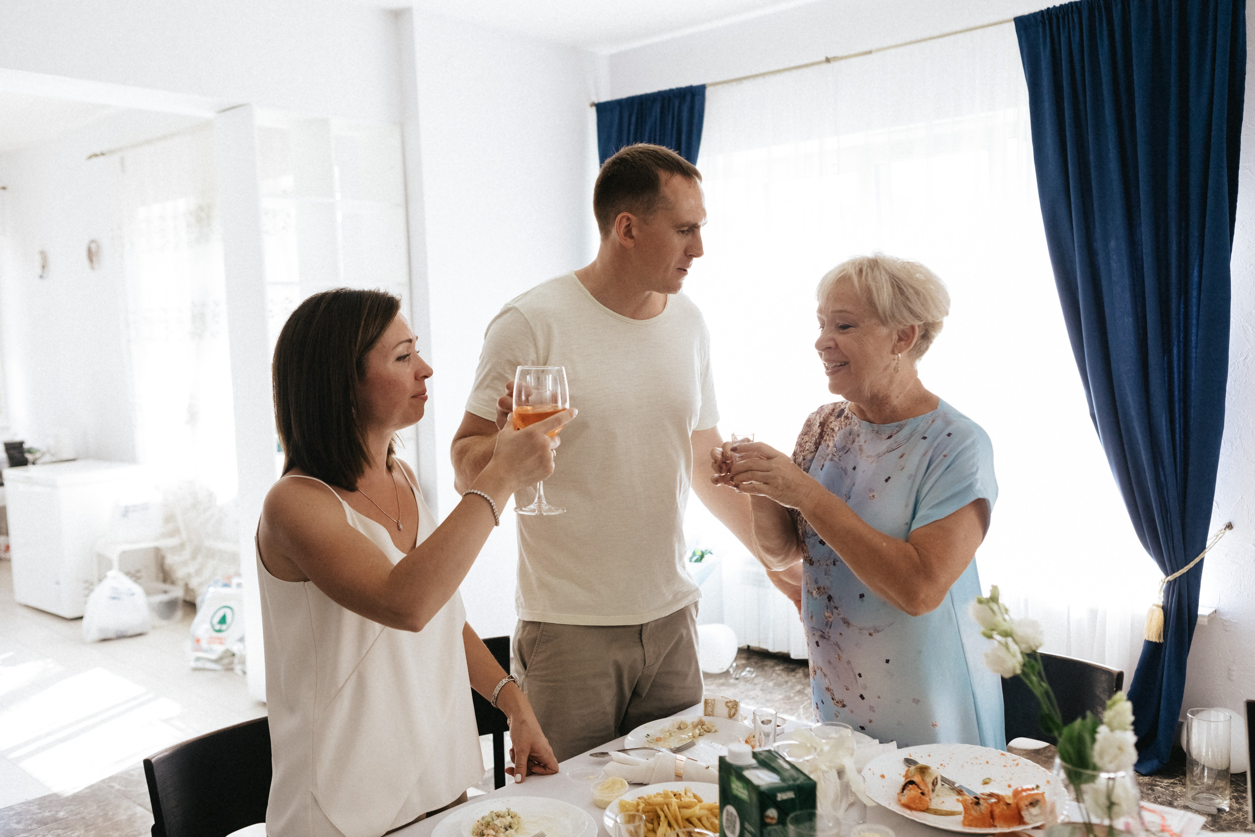 Лиза и Сережа. Роспись и тусовка в коттедже. Свадебный и портретный фотограф в Москве Анастасия Масюк