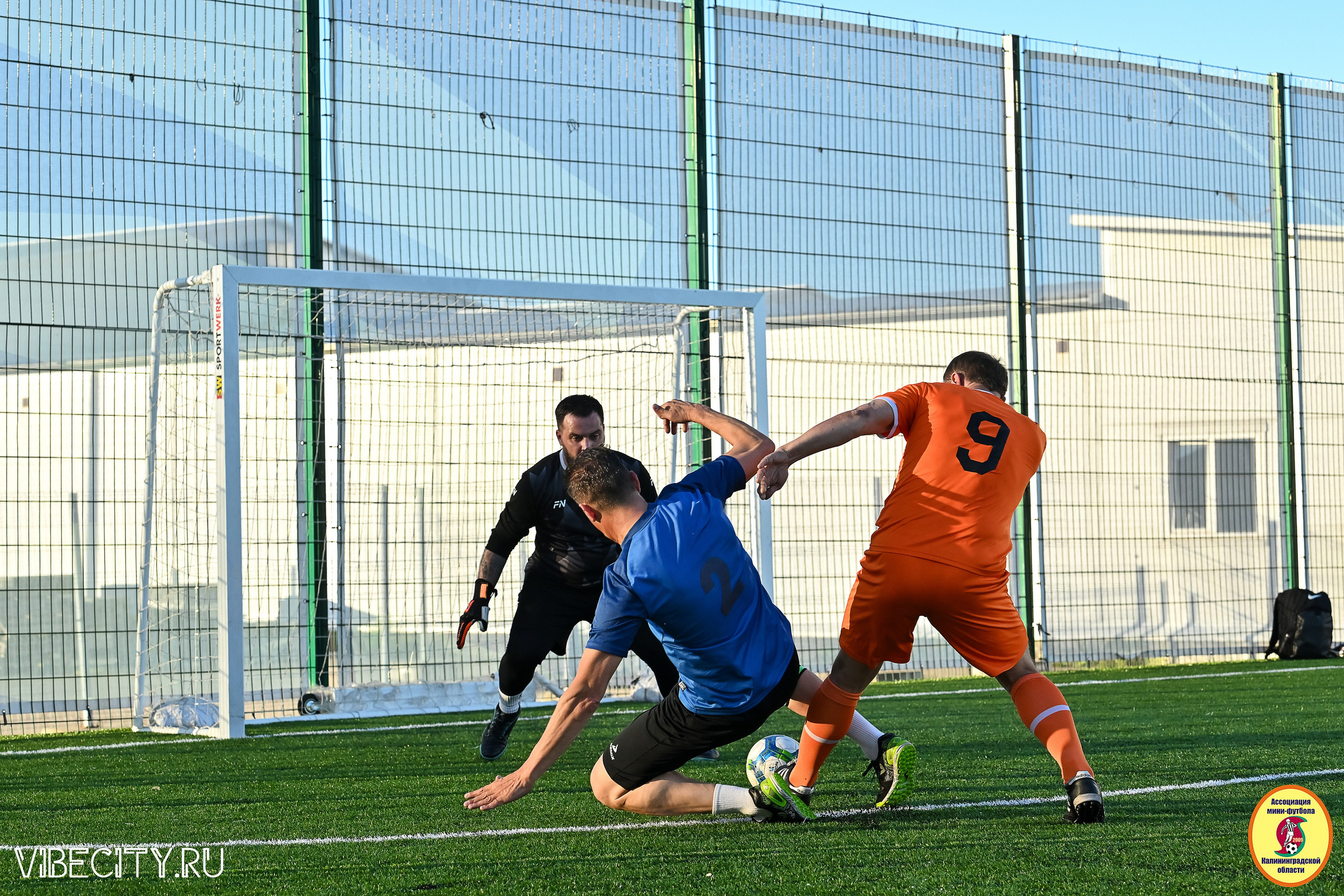 ИГРЫ МИНИ-ФУТБОЛЬНОЙ И КОРПОРАТИВНОЙ ЛИГИ. VIBECITY.RU Вайб Сити Ру Фоторепортажи Фотоотчеты Калининград