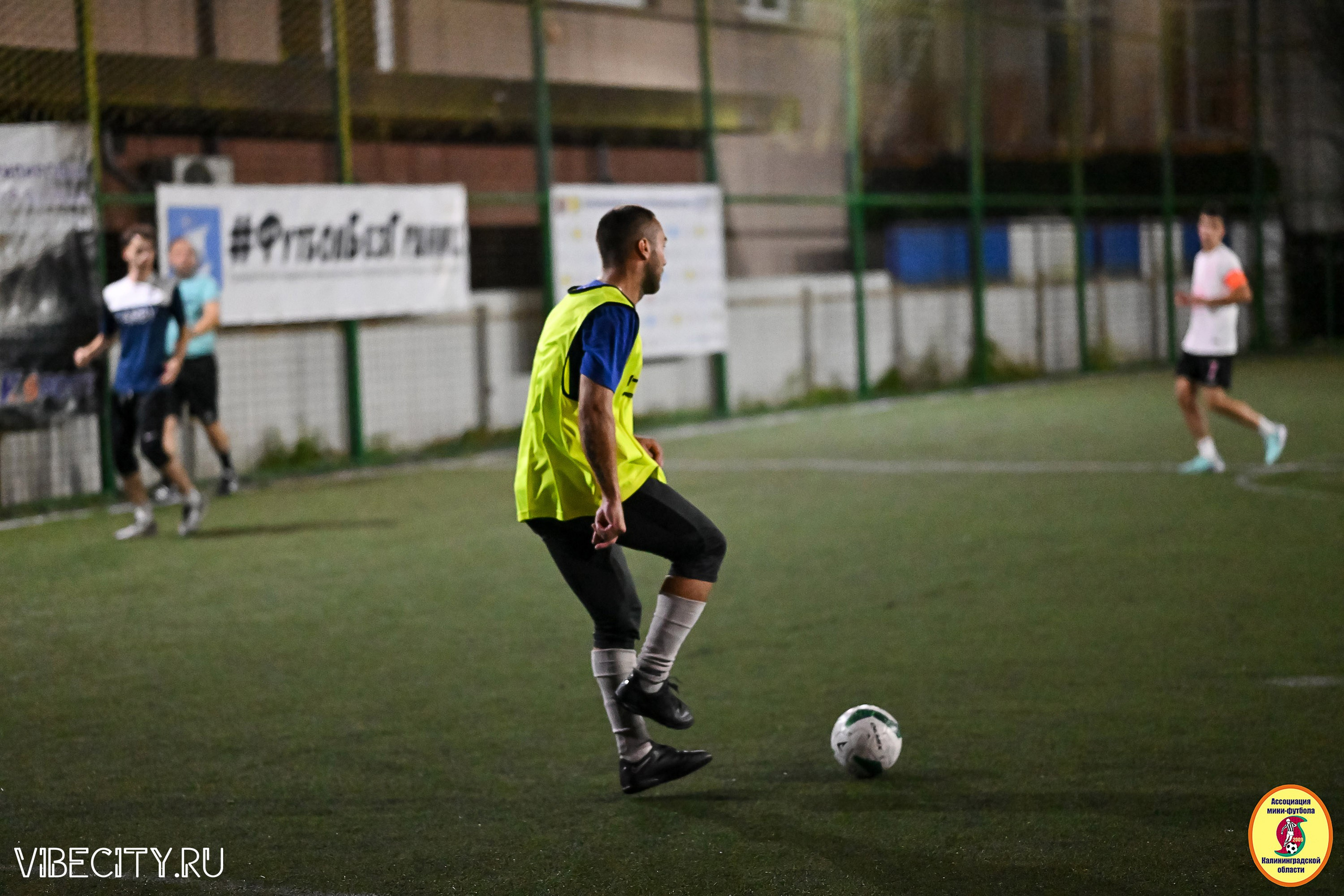 ФИНАЛЬНЫЕ ИГРЫ КУБКА МИНИ-ФУТБОЛЬНОЙ ЛИГИ И КУБКА КОРПОРАТИВНОЙ МФЛ 2025. VIBECITY.RU Вайб Сити Ру Фоторепортажи Фотоотчеты Калининград